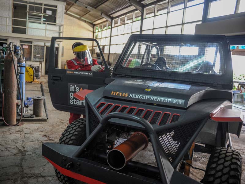 Mobil Listrik Karya Itenas