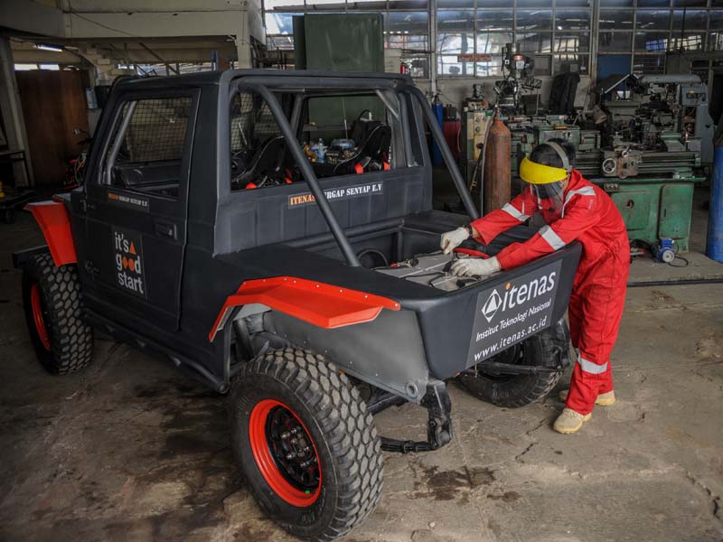 Mobil Listrik Karya Itenas