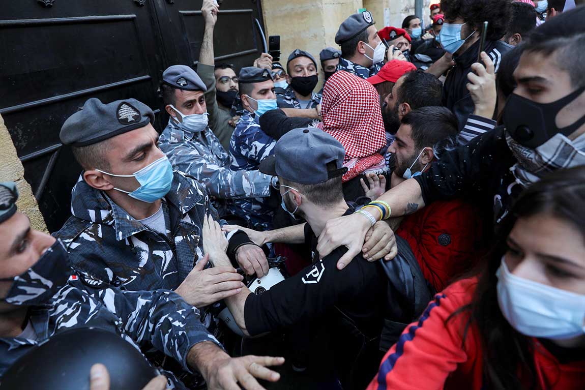 Protes Kenaikan Biaya Pendidikan