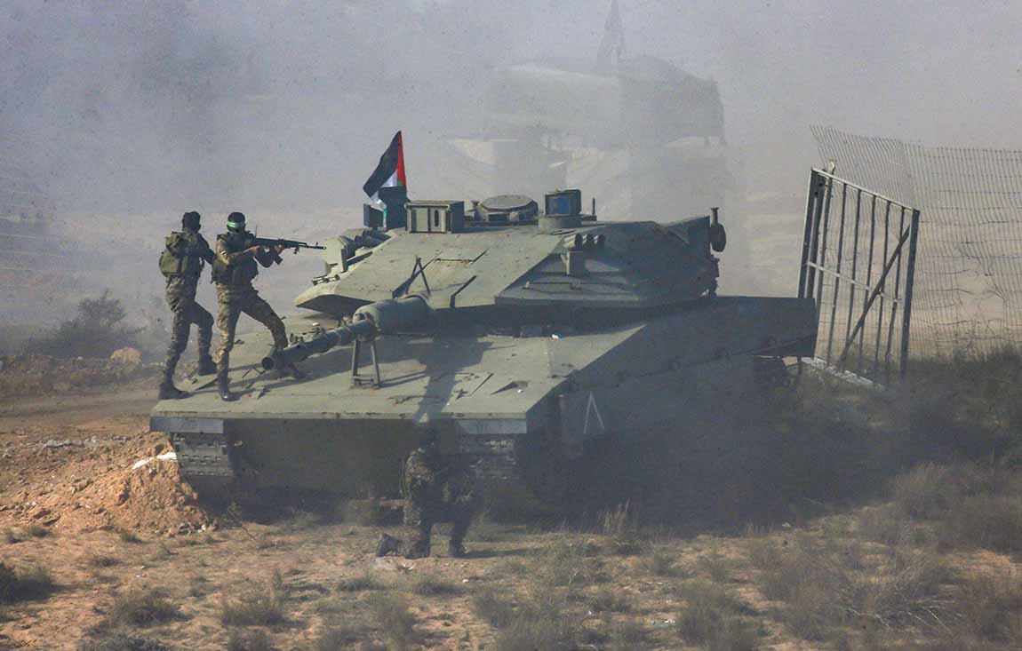 Latihan Militer Peringati Konflik dengan Israel