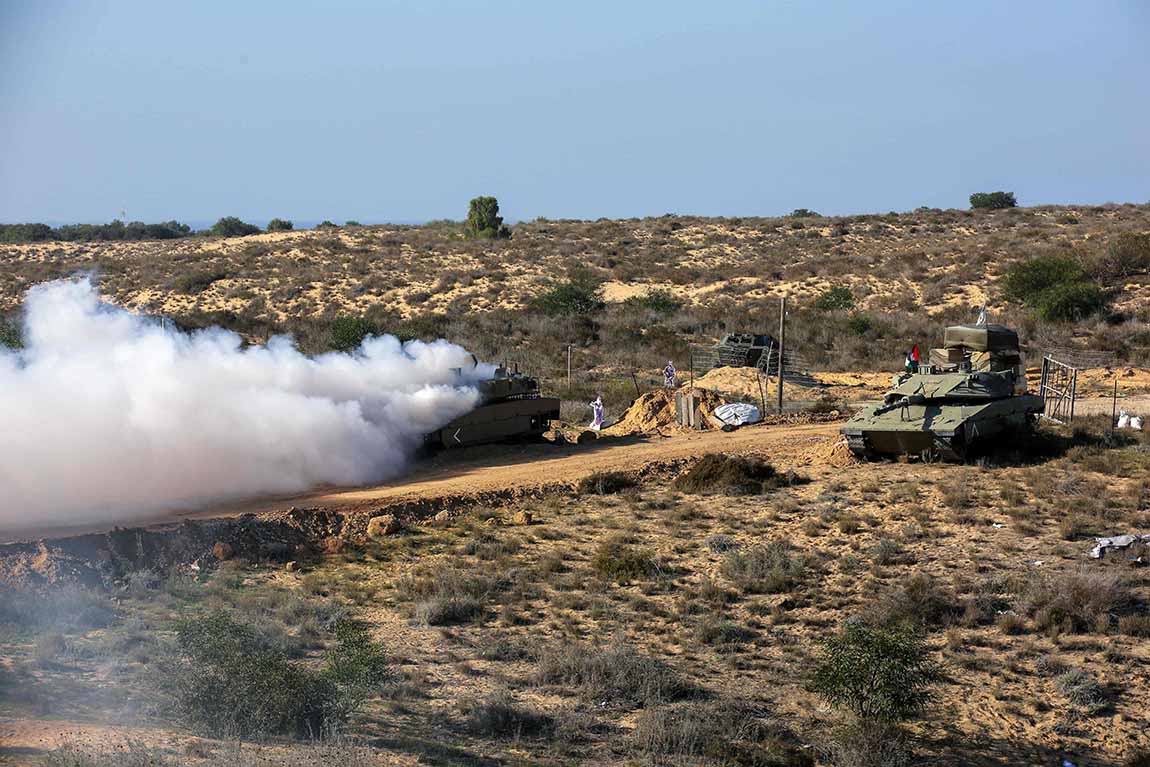 Latihan Militer Peringati Konflik dengan Israel