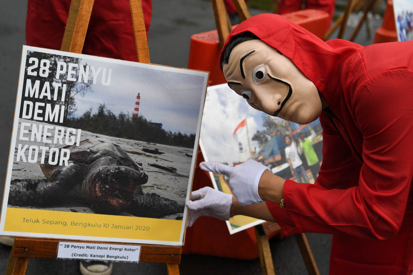 Aksi Tolak Revisi UU Minerba dan UU Cipta Kerja 