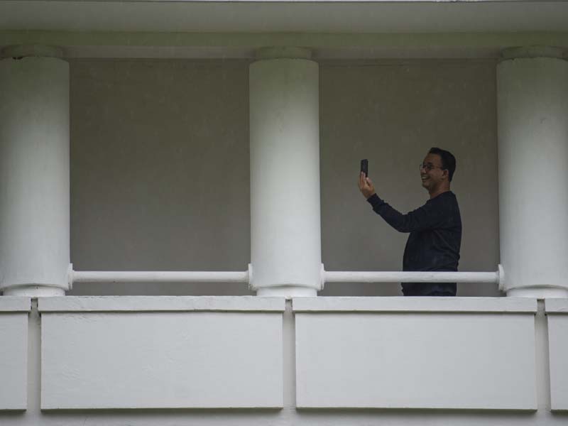 Isolasi Mandiri Gubernur Anies Baswedan