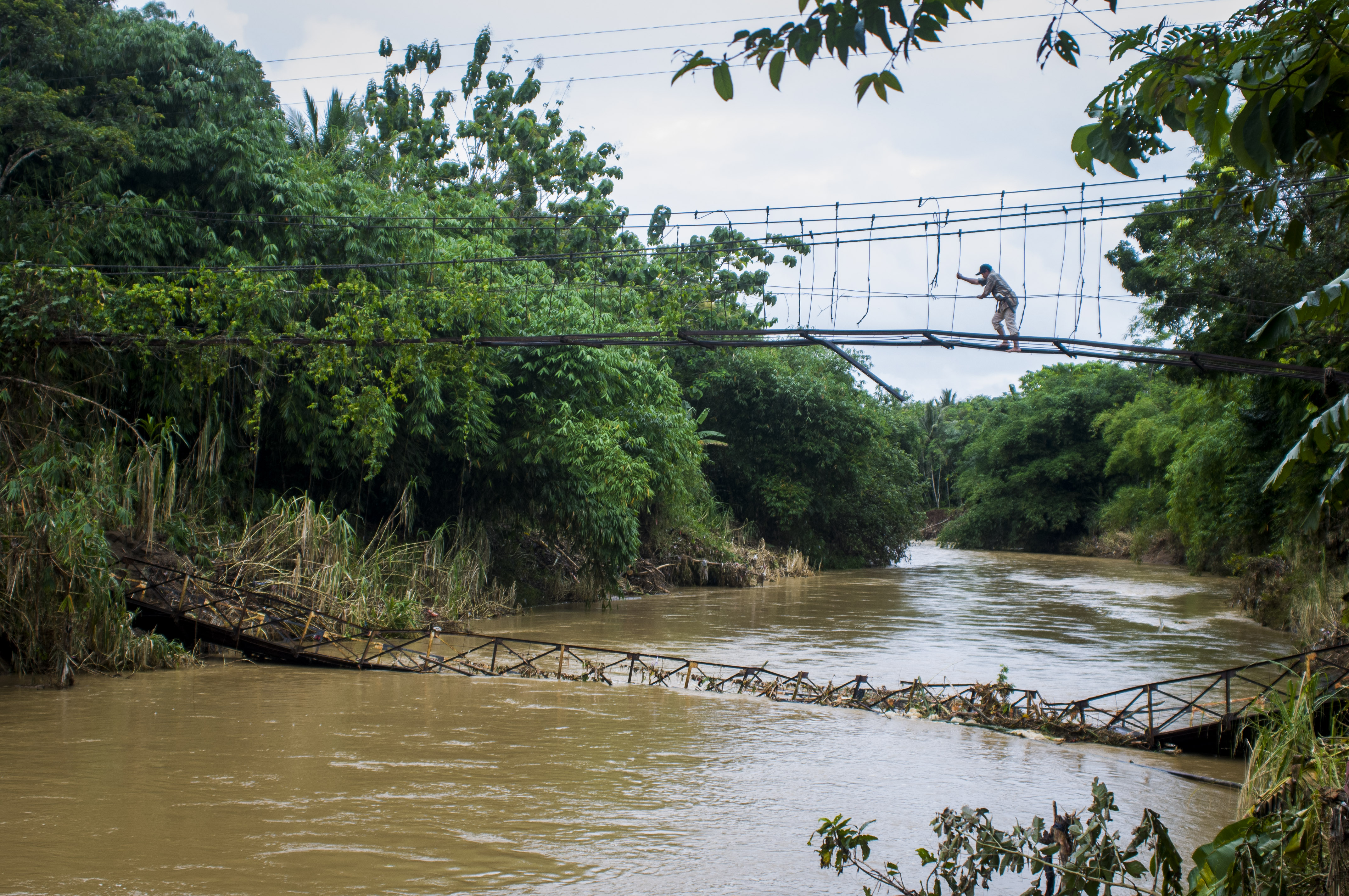 Jembatan Gantung Putus di Lebak