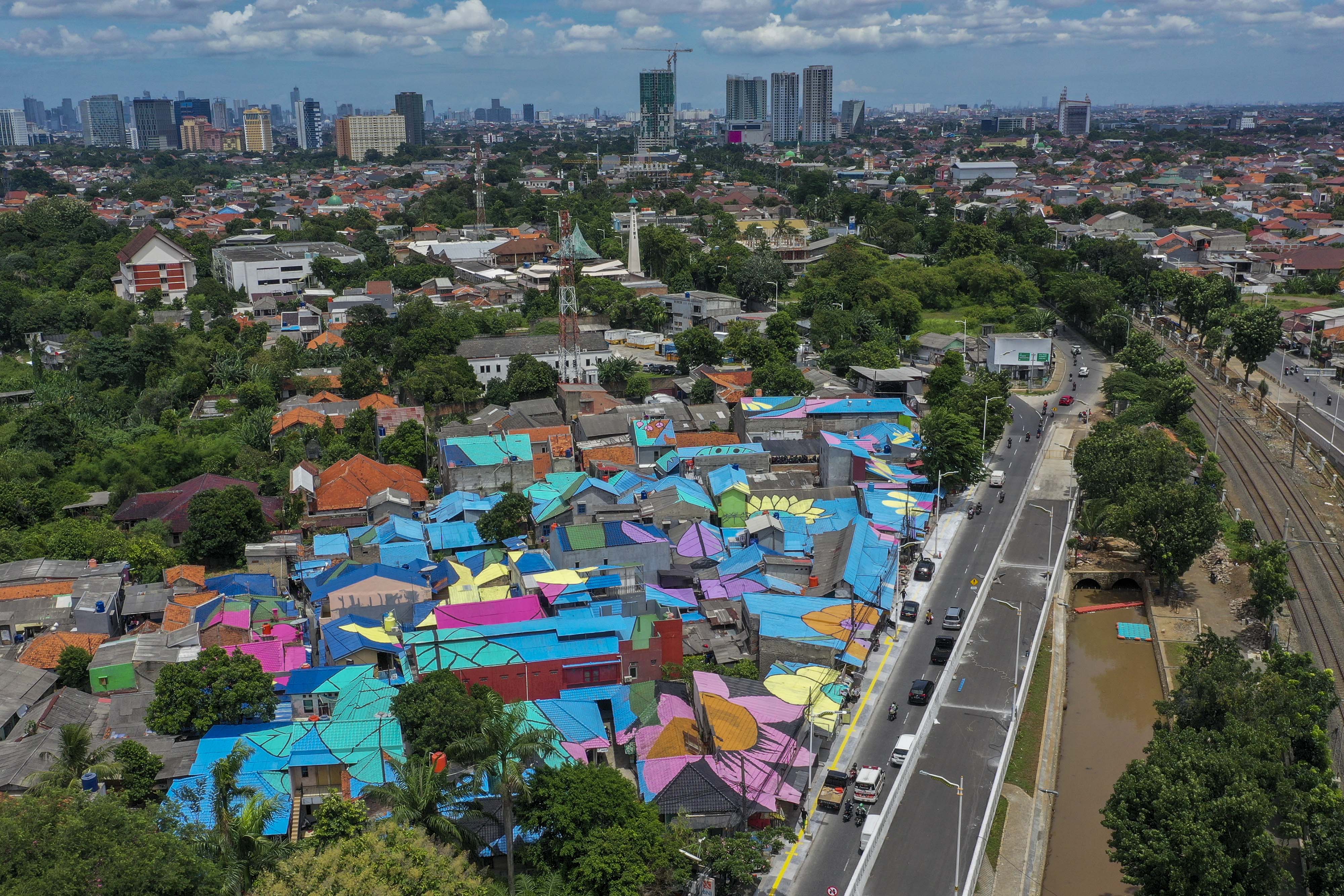 Pengecatan Atap Rumah di Lenteng Agung