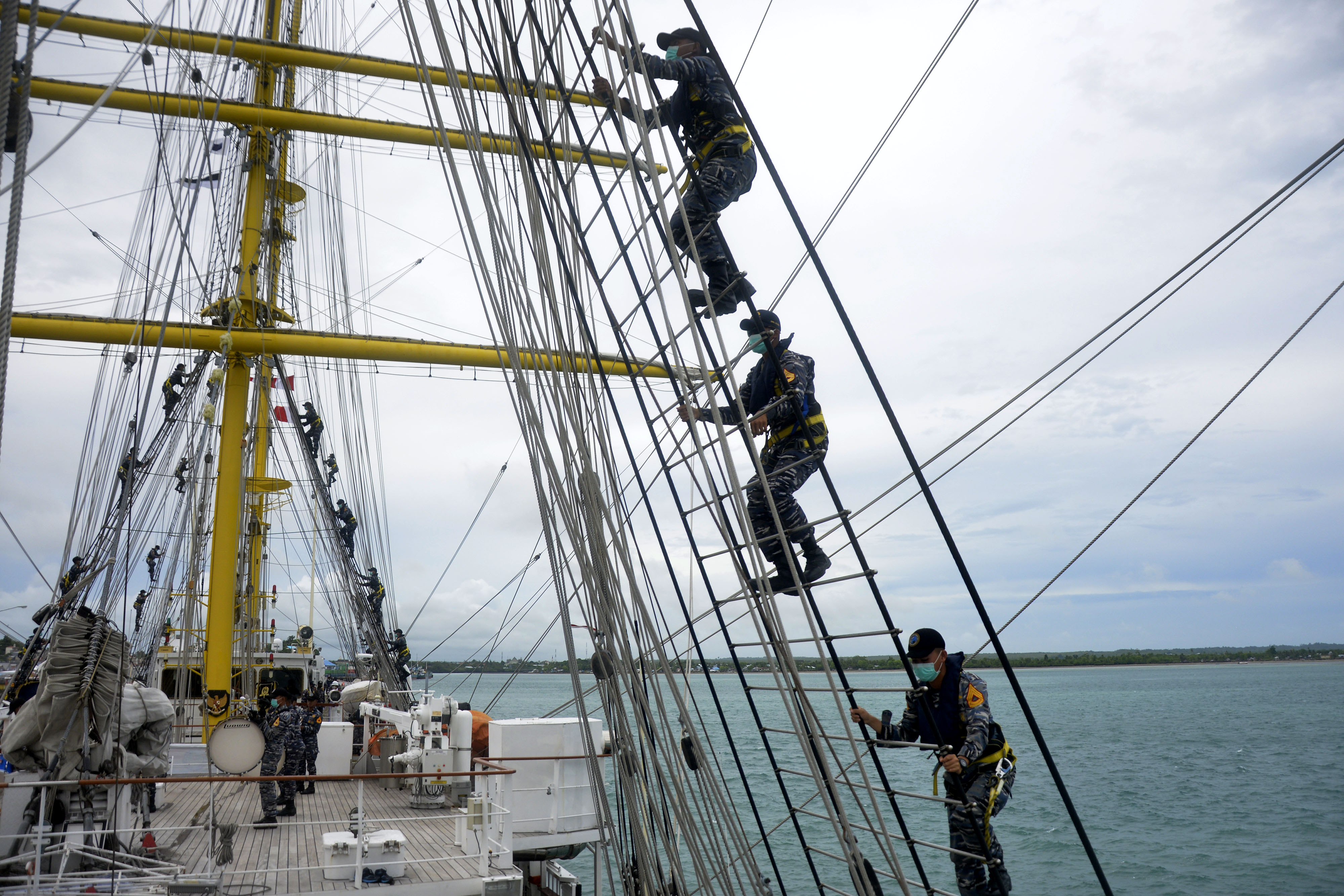  KRI Bima Suci Menuju Kupang