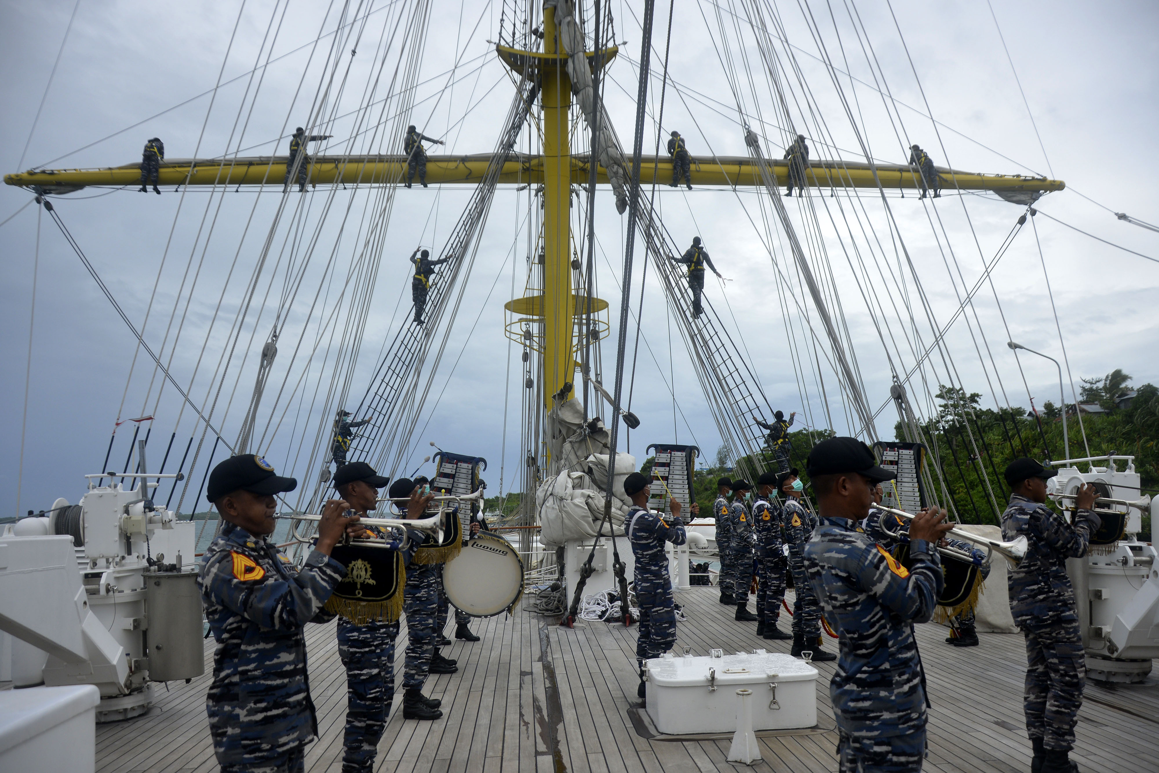  KRI Bima Suci Menuju Kupang