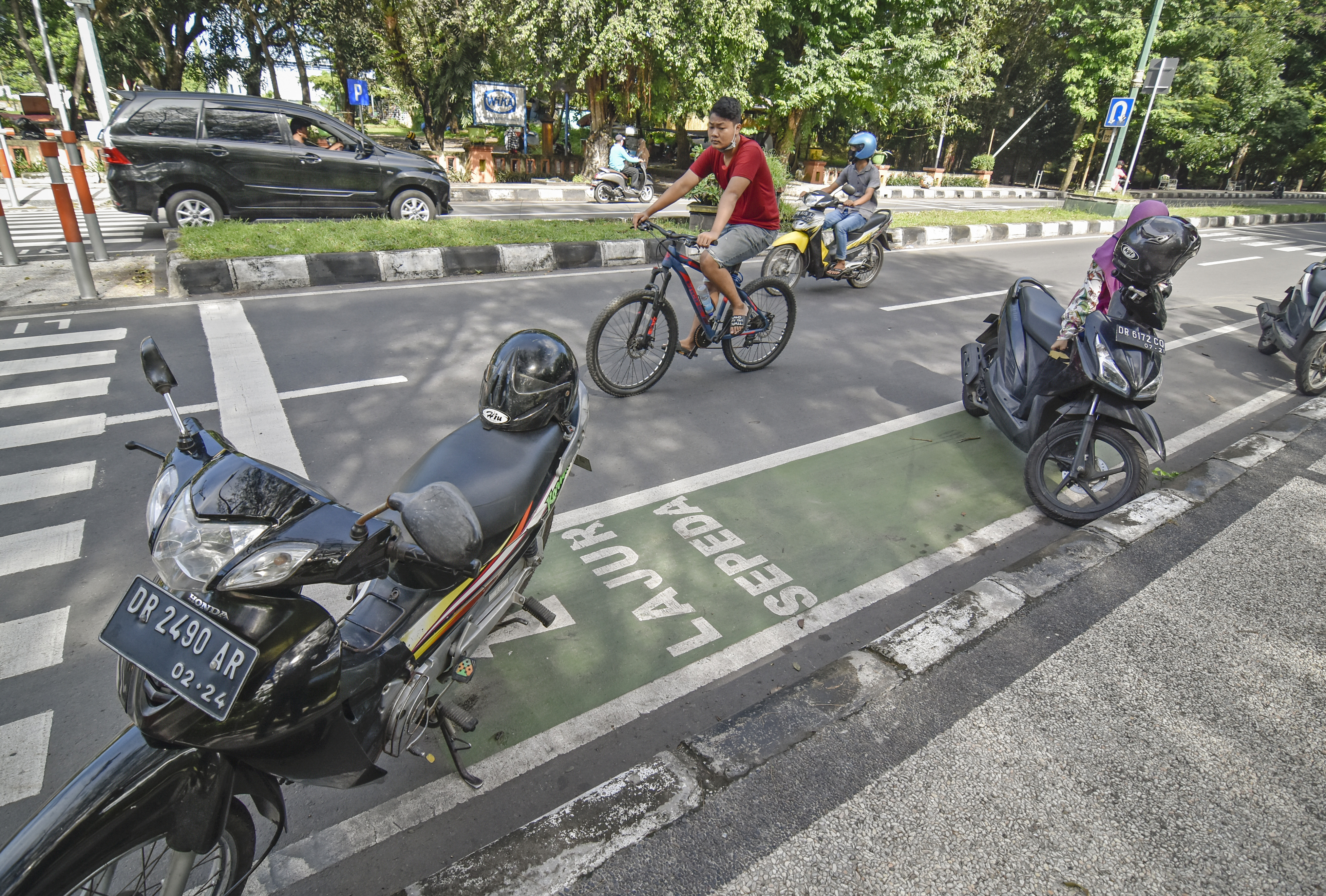 Penyalahgunaan Jalur Sepeda