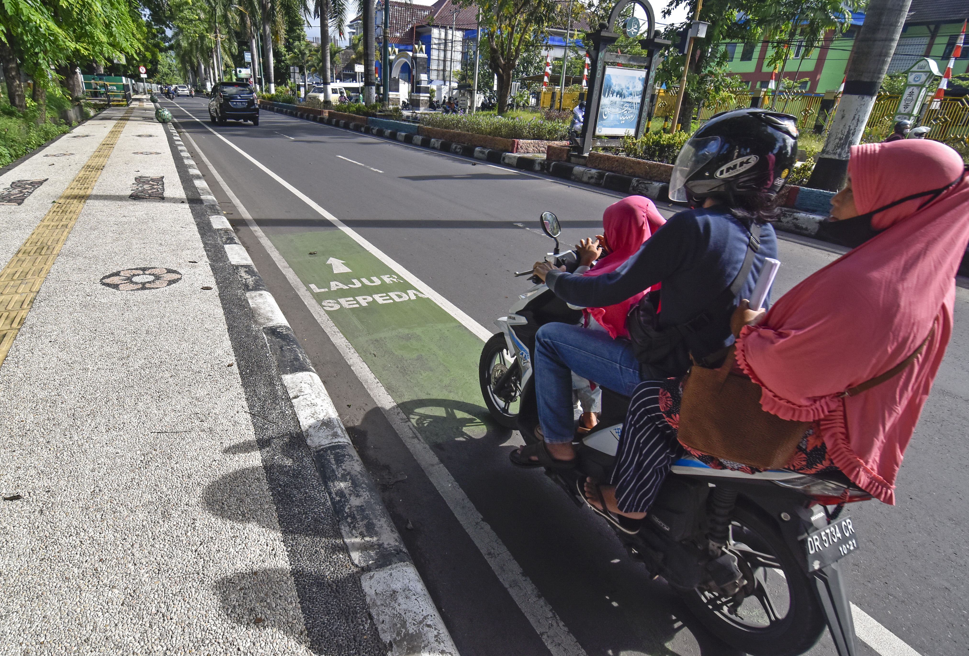 Penyalahgunaan Jalur Sepeda