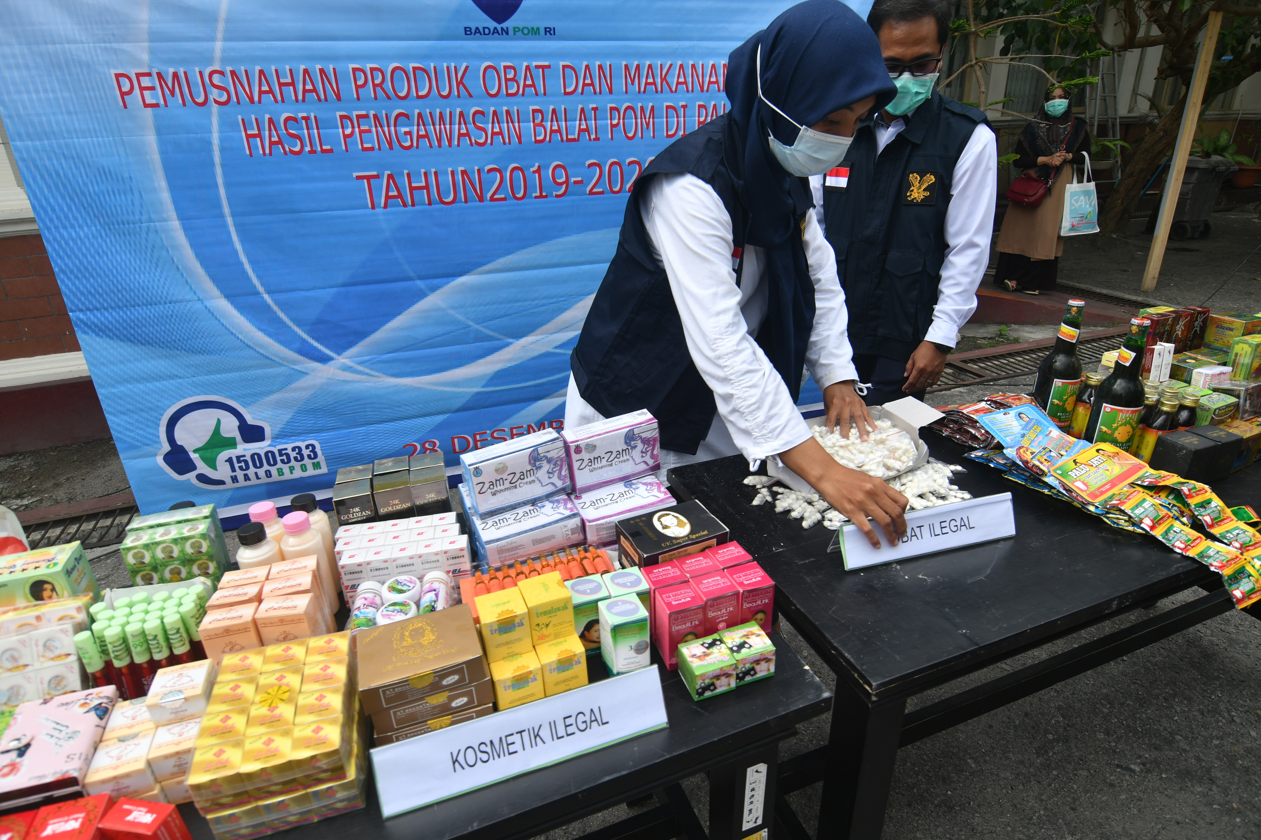 Pemusnahan Kosmetik Dan Obat-Obatan Ilegal