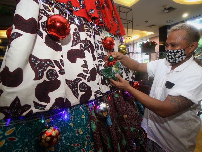 Pohon Natal Dari Kain Batik