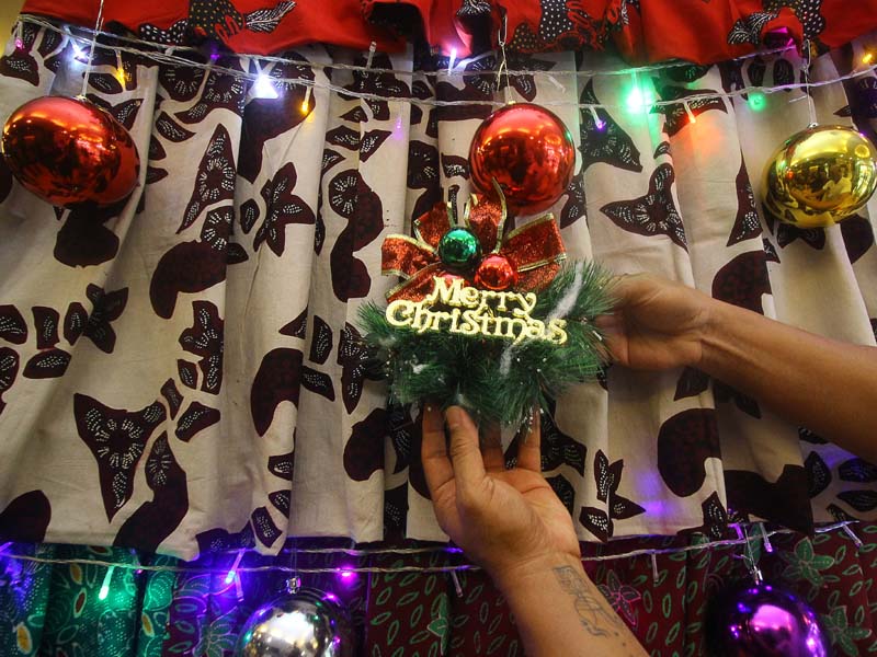 Pohon Natal Dari Kain Batik