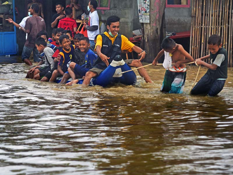 Banjir Akibat Hujan Deras Di Cilegon