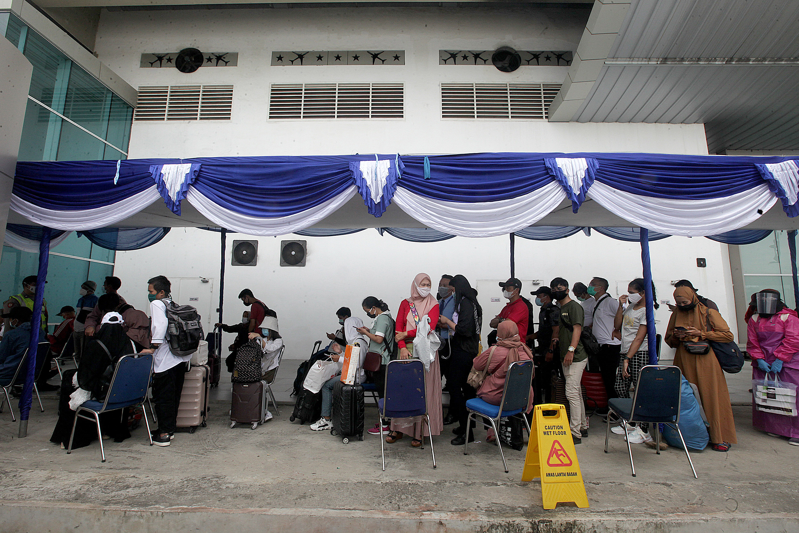 Antre Tes Antigen di Bandara Soekarno-Hatta