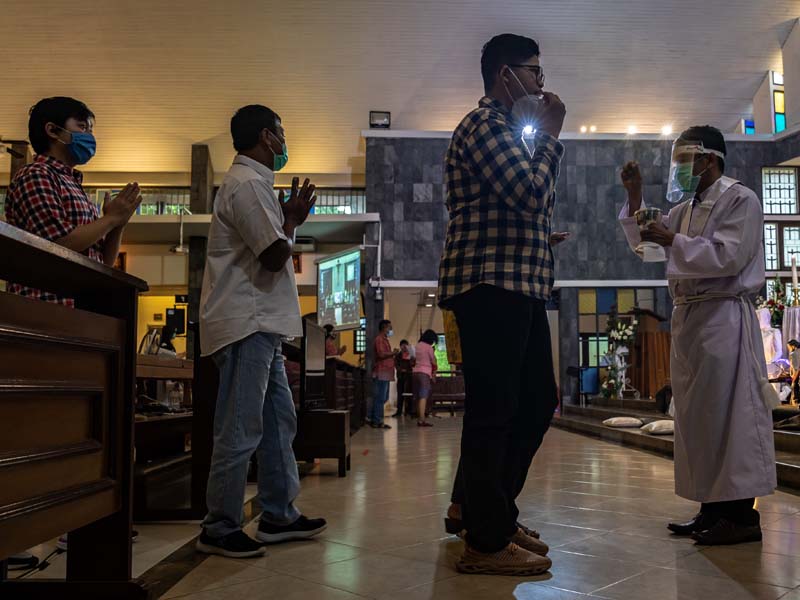 Ibadah Misa Natal Di Tengah Pandemi