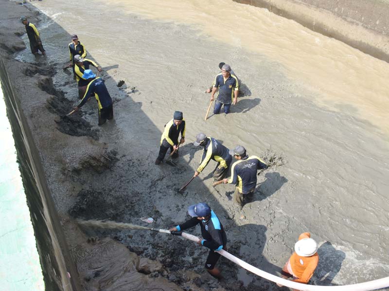 Pengerukan Sedimen Untuk Pengendalian Banjir