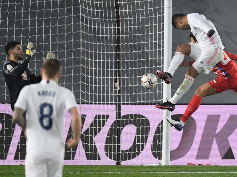 Casemiro dan Benzema Bawa Los Blancos Unggul