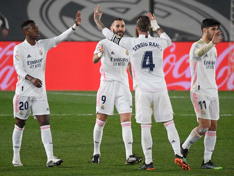 Casemiro dan Benzema Bawa Los Blancos Unggul