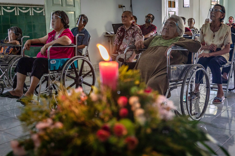 Perayaan Natal Para Penghuni Panti Wreda 