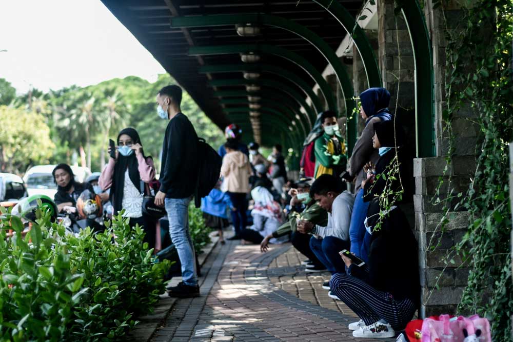 Penumpukan Pengunjung di Gerbang Ancol