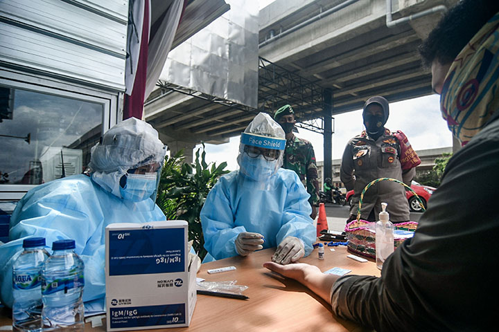 Razia Protokol Kesehatan di Perbatasan Jakarta-Bekasi