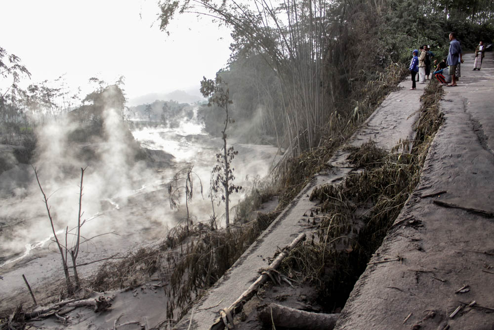 Jalur Lahar Panas Erupsi Gunung Semeru