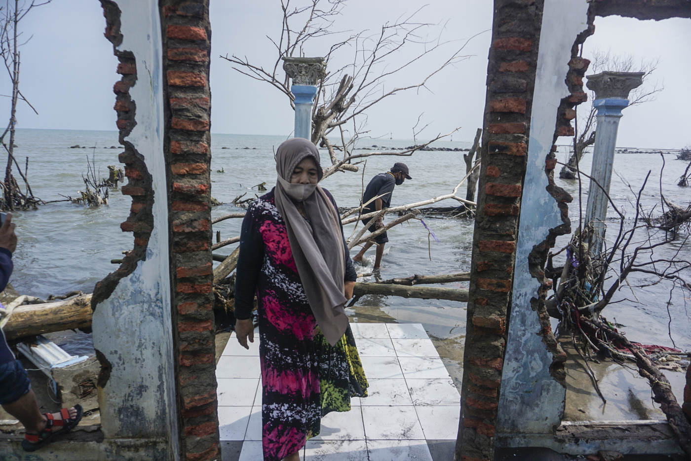 Abrasi Pantai Merusak Rumah Warga di NTB