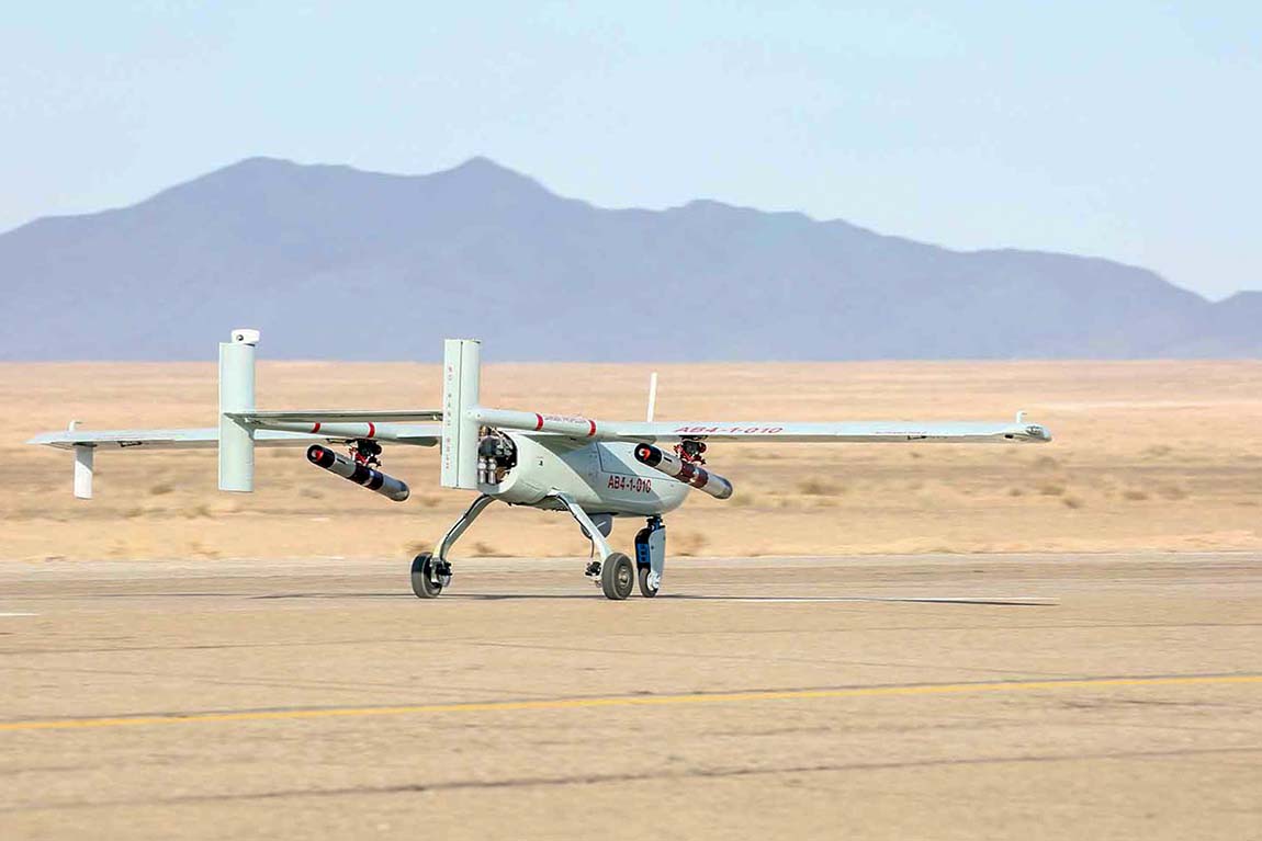 Iran Menguji Coba Drone dalam Latihan Militer