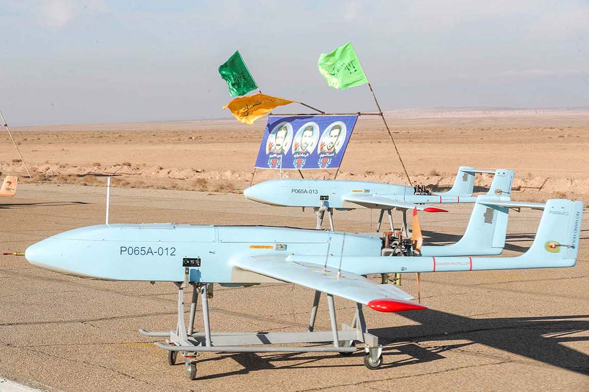 Iran Menguji Coba Drone dalam Latihan Militer