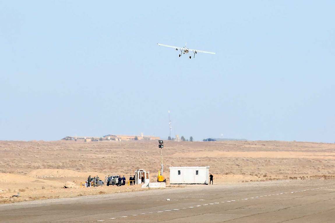 Iran Menguji Coba Drone dalam Latihan Militer