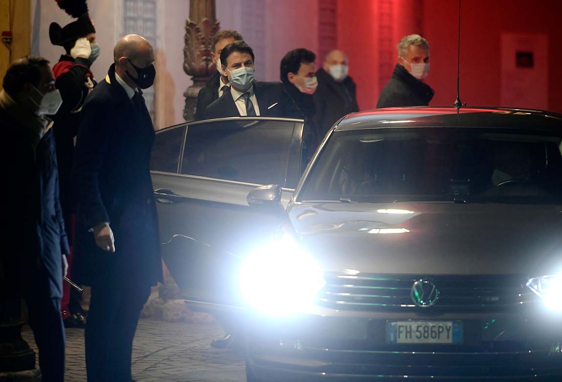 Perdana Menteri Italia Mengundurkan Diri