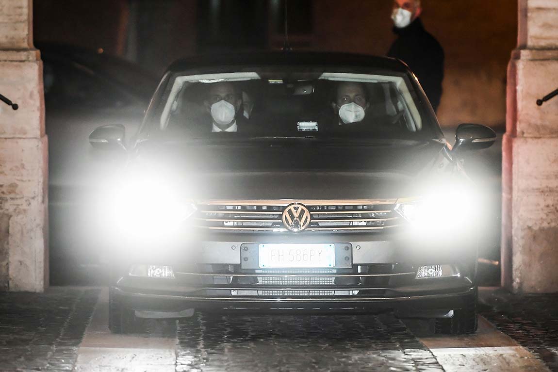 Perdana Menteri Italia Mengundurkan Diri