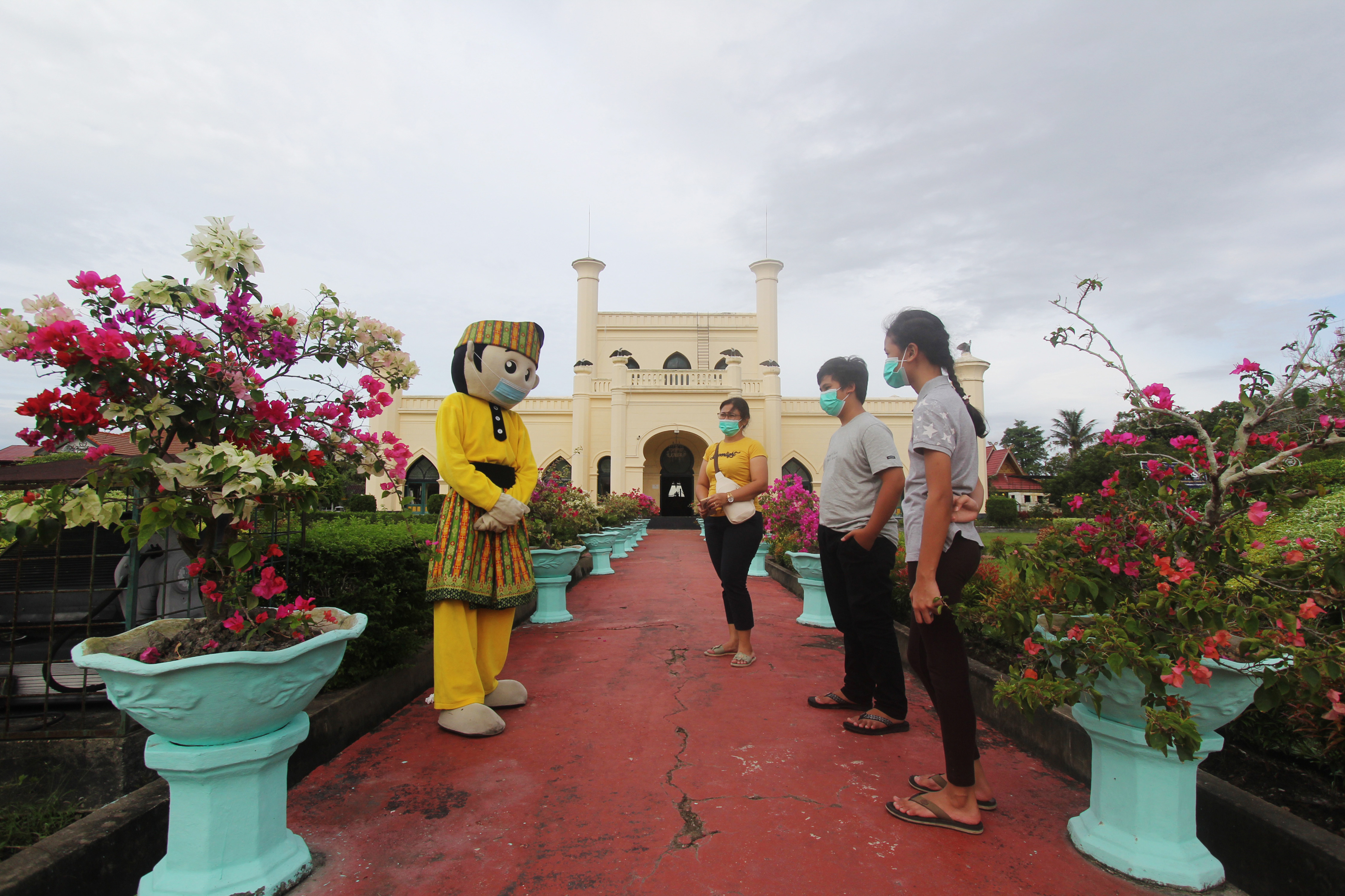 Pembatasan Wisatawan Masuk Istana Siak