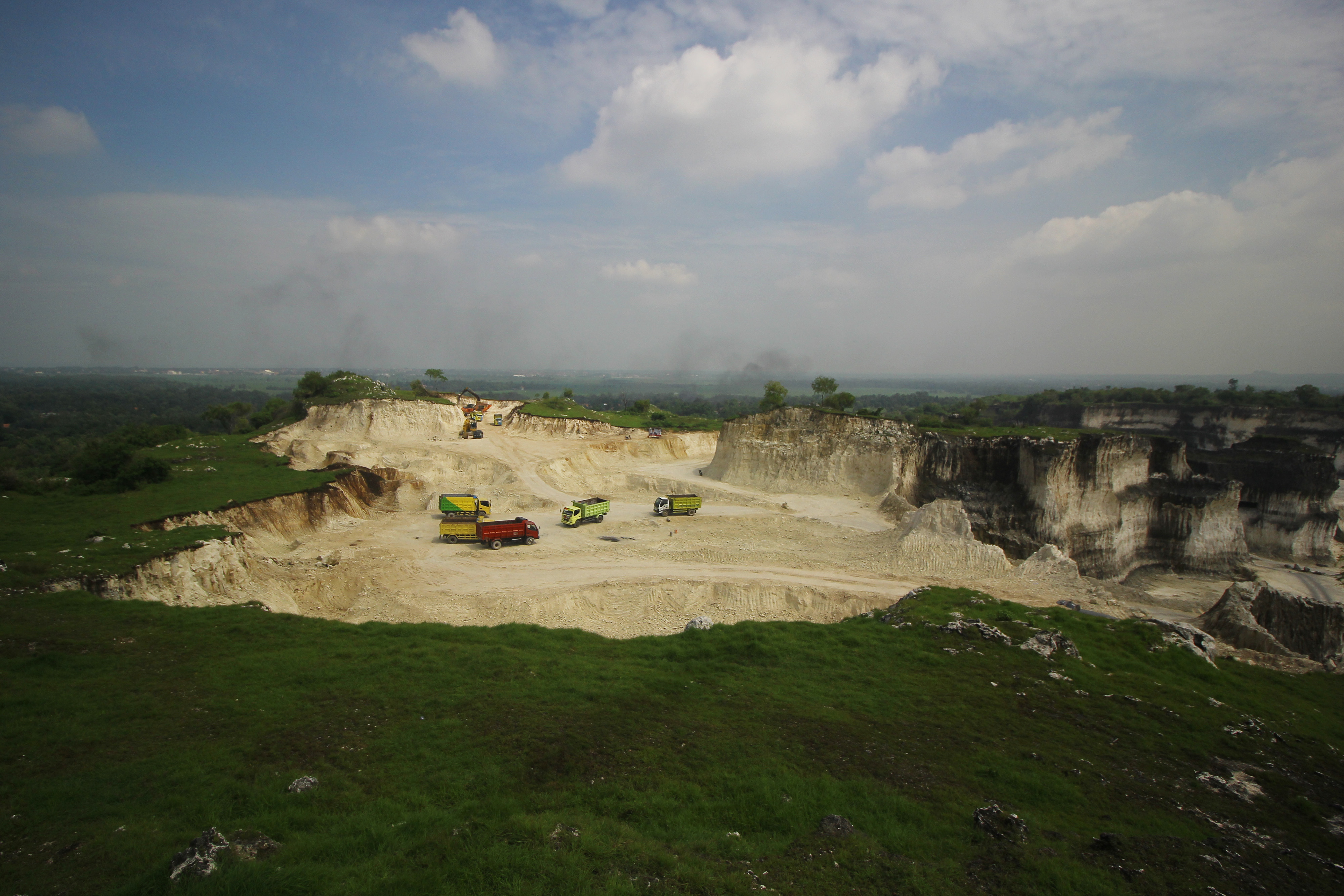 Wisata Bukit Penambangan Kapur