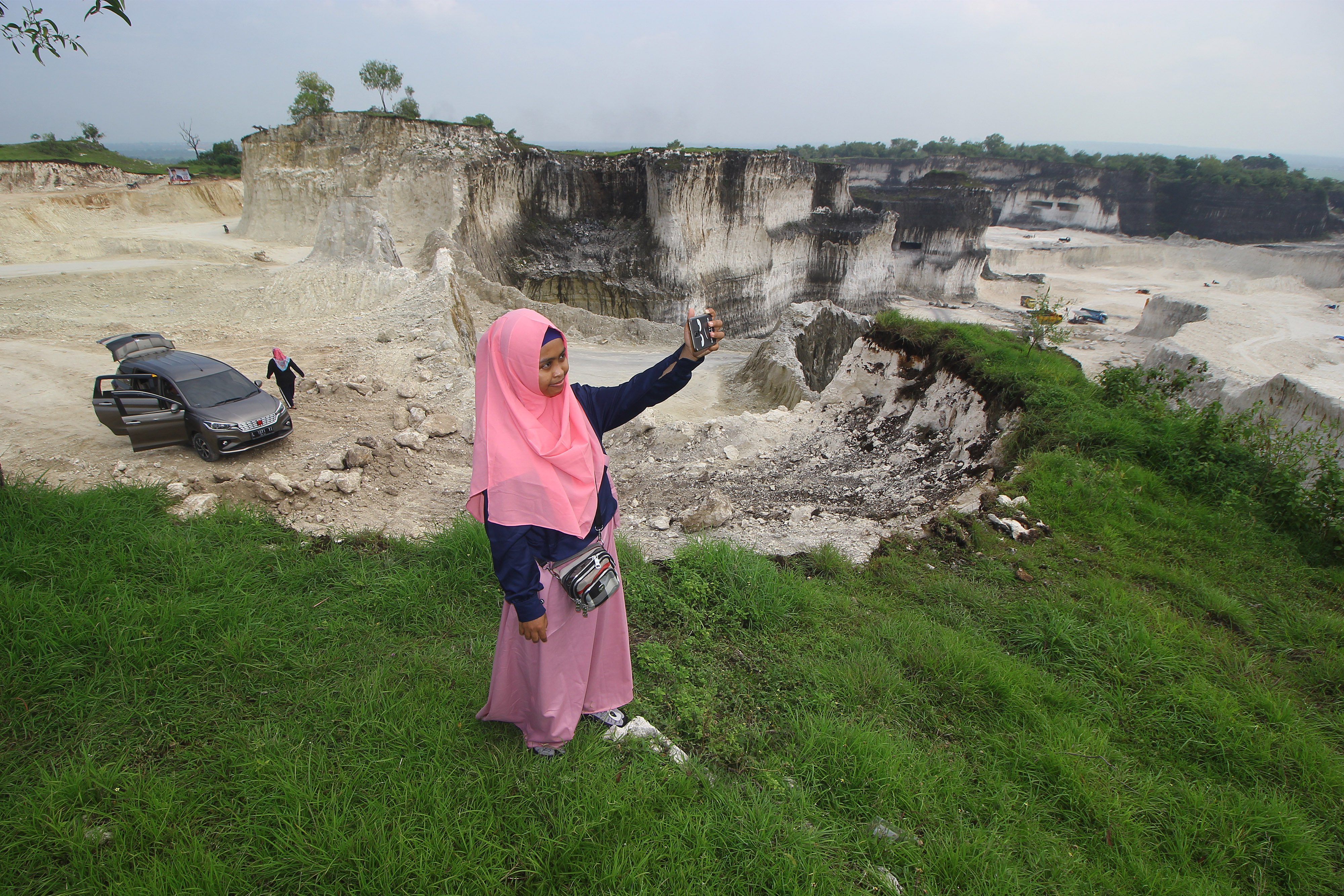 Wisata Bukit Penambangan Kapur