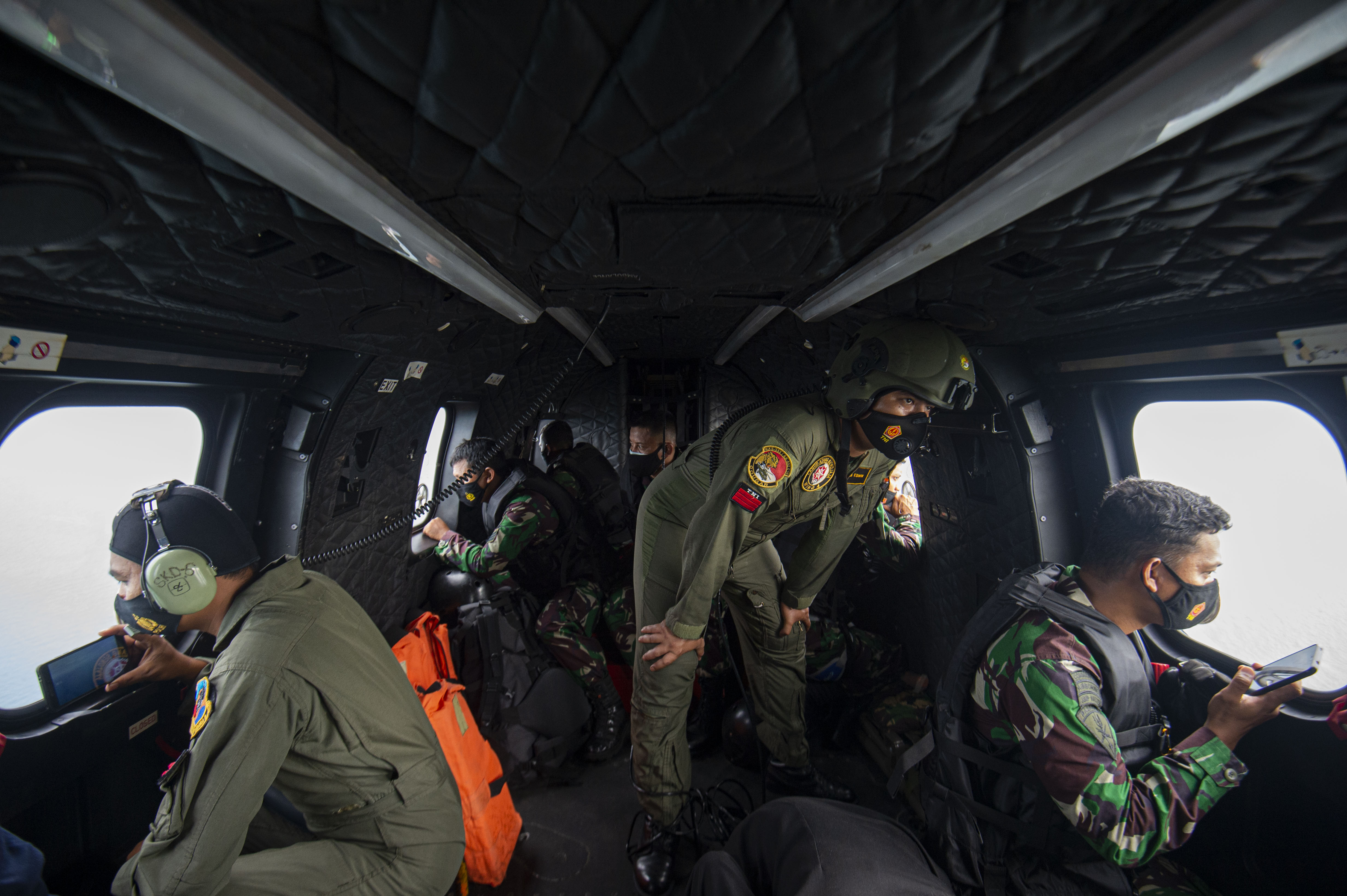 Pencarian Korban dan Puing Pesawat Sriwijaya Air SJ 182