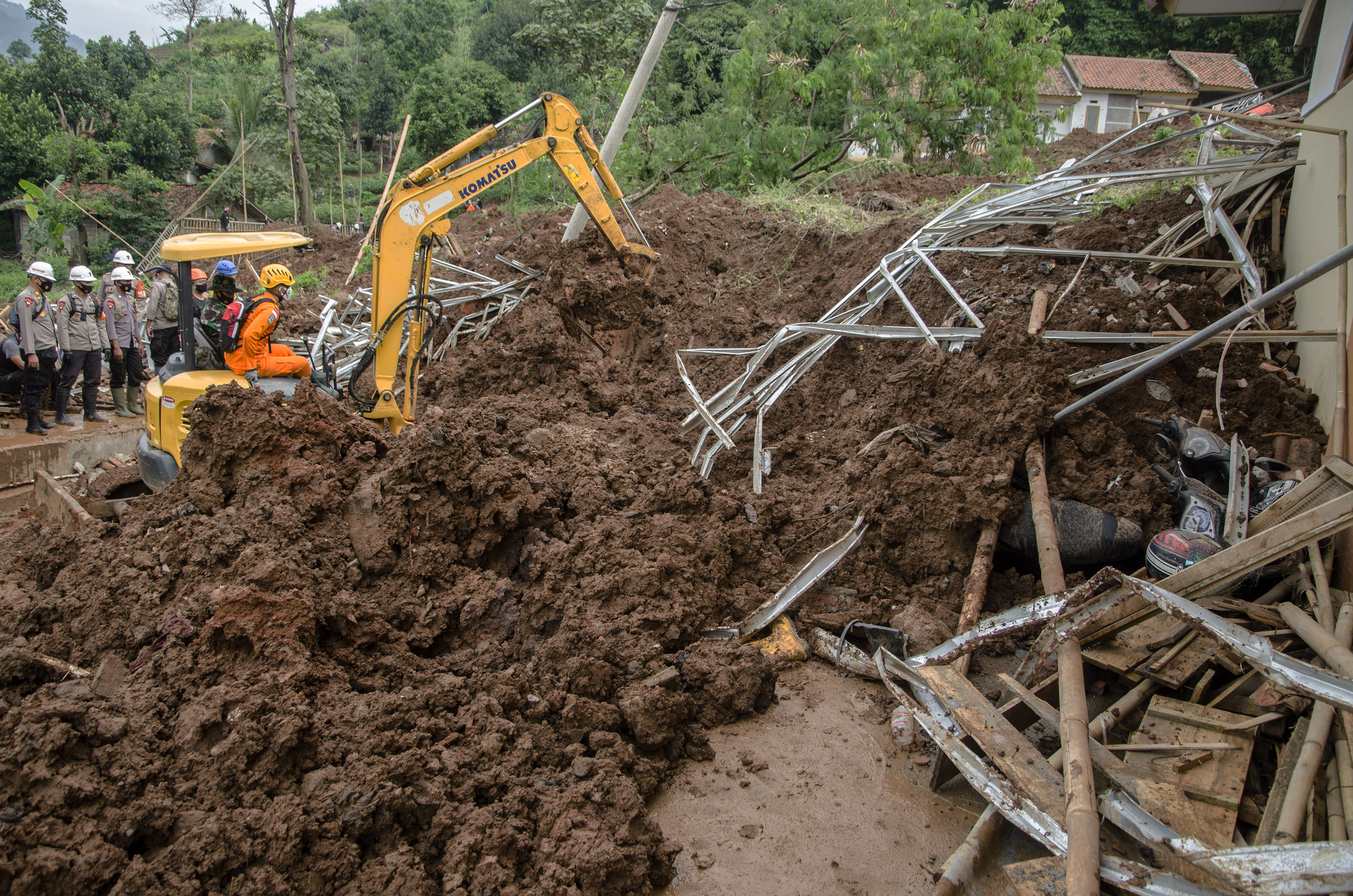  Tanah Longsor  di Cimanggung Kabupaten Sumedang