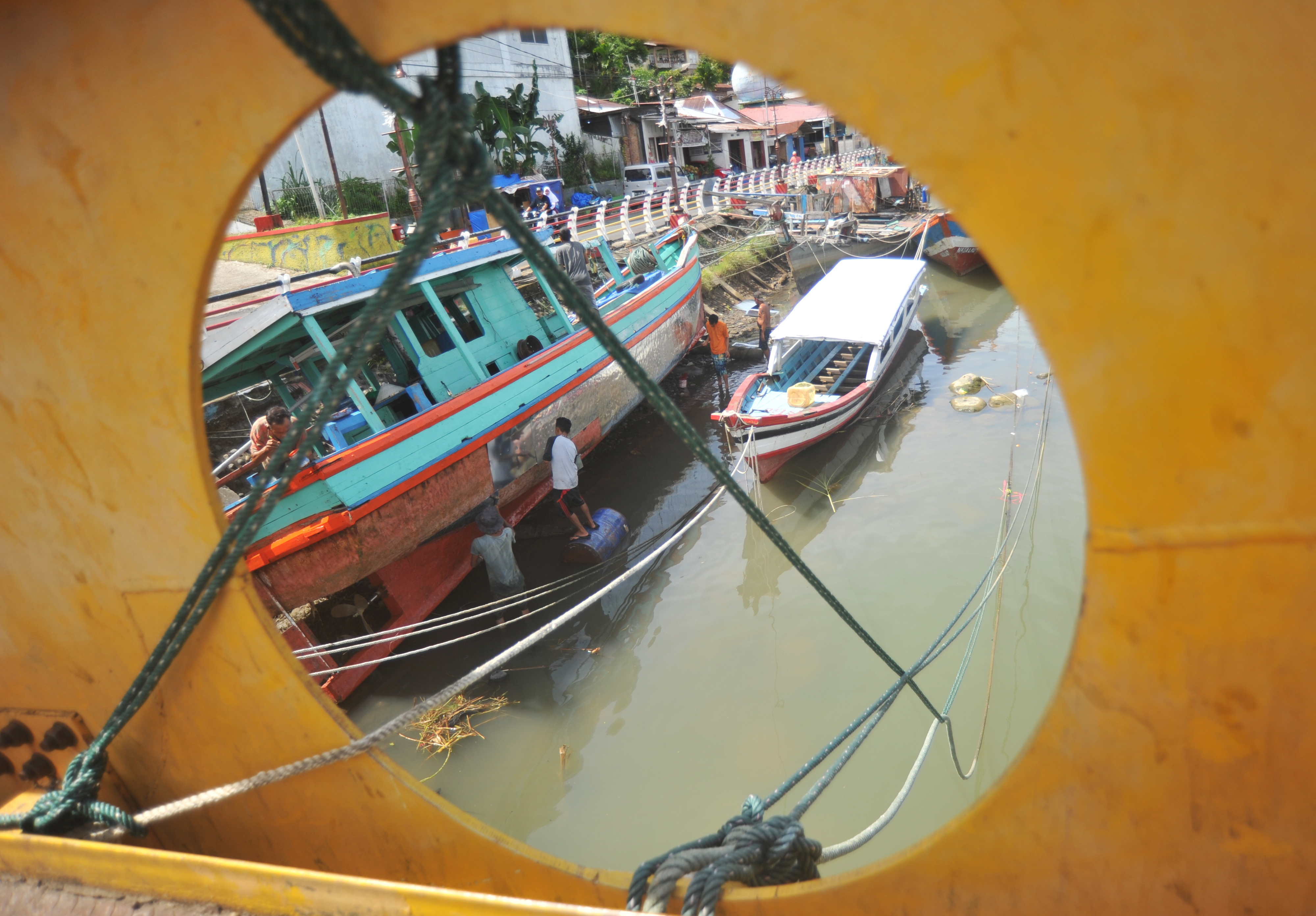 Bantuan Kelompok Nelayan di Padang