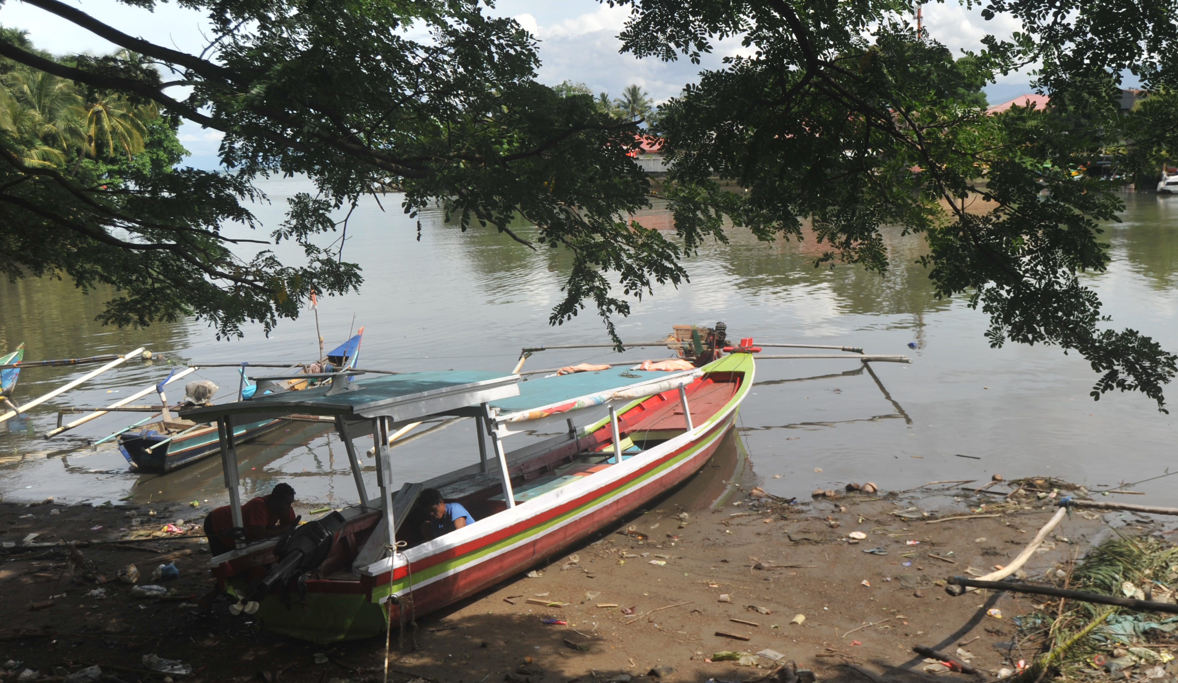 Bantuan Kelompok Nelayan di Padang