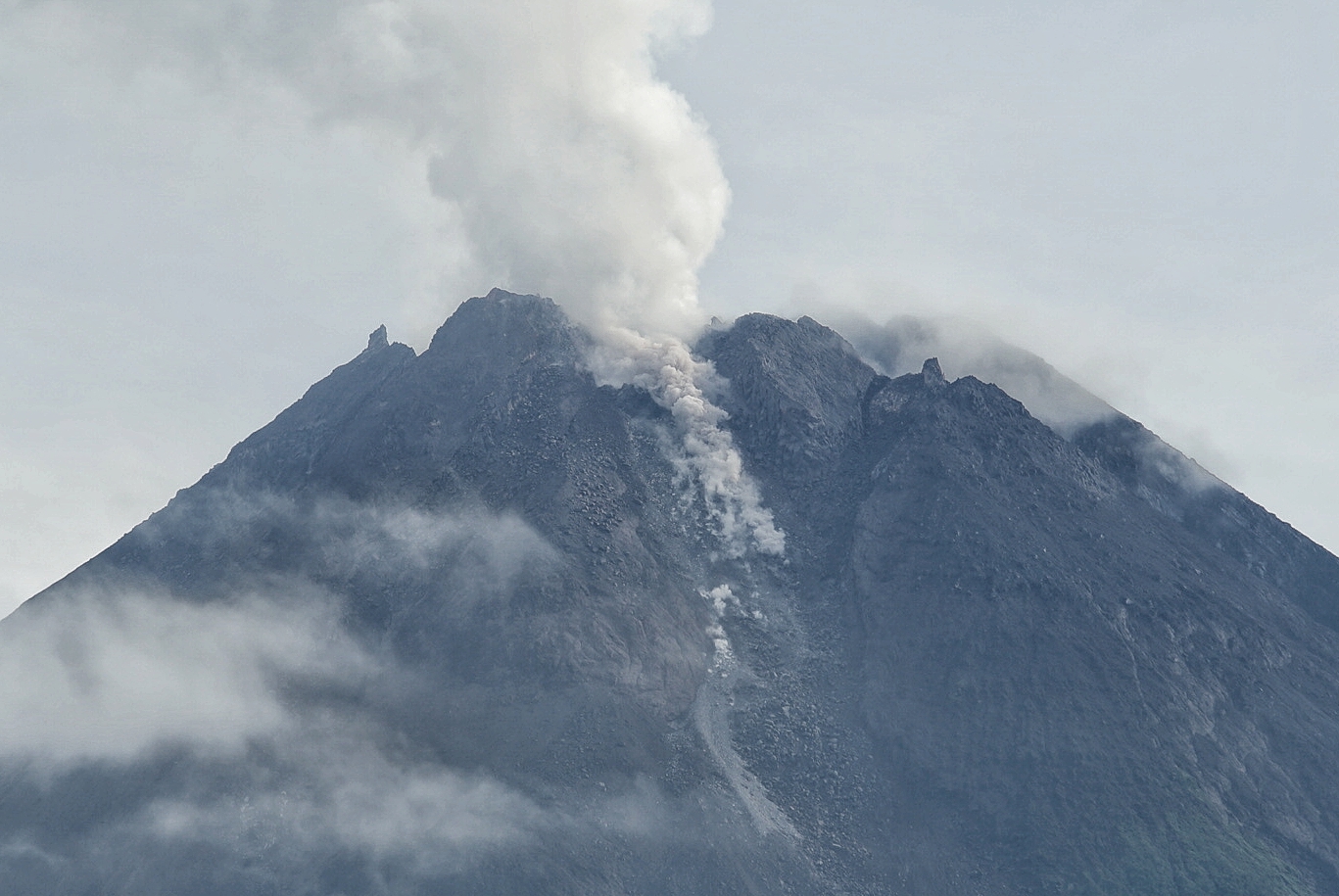 Guguran Gunung Merapi