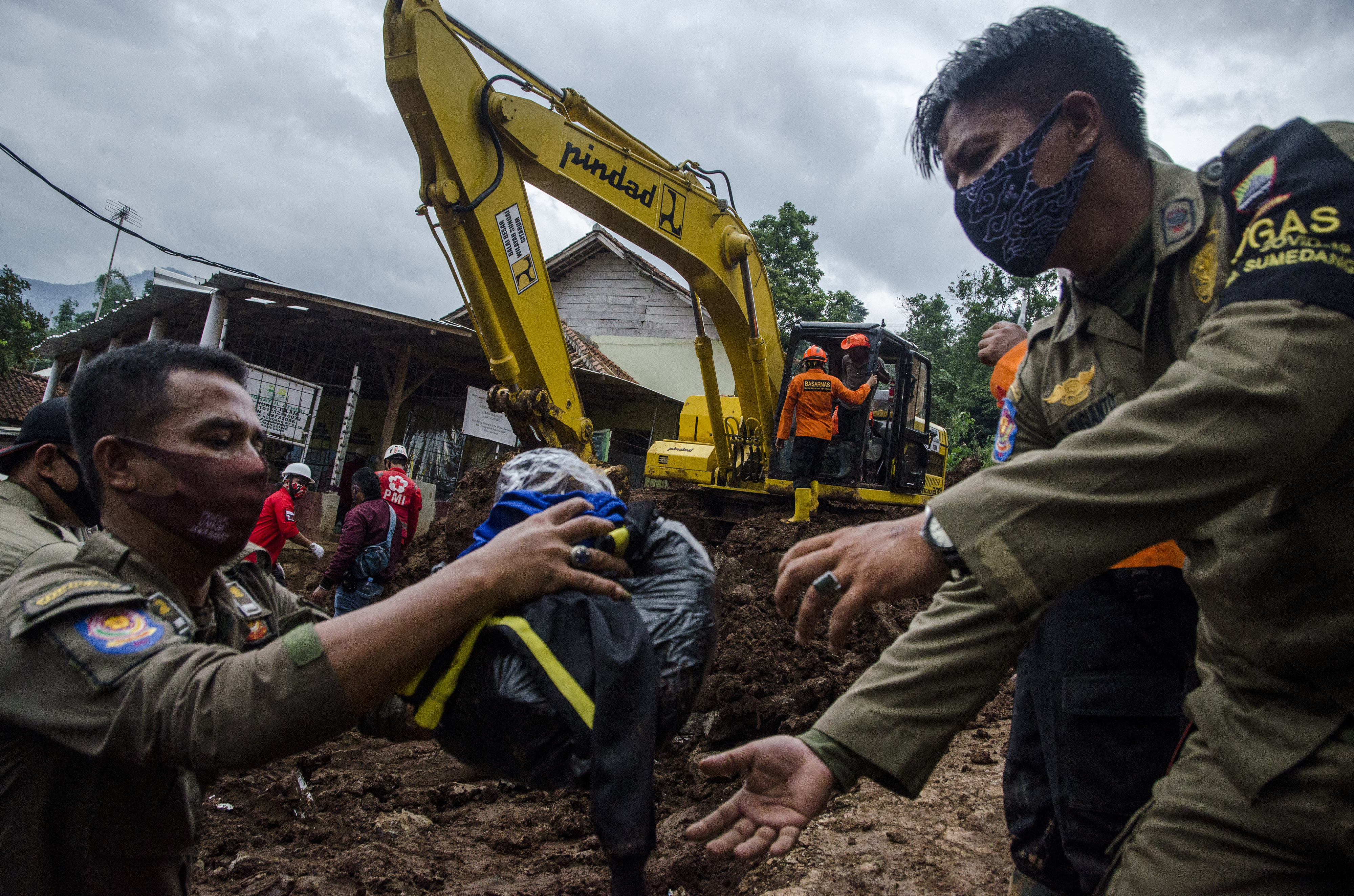 Antisipasi Longsor Susulan di Sumedang