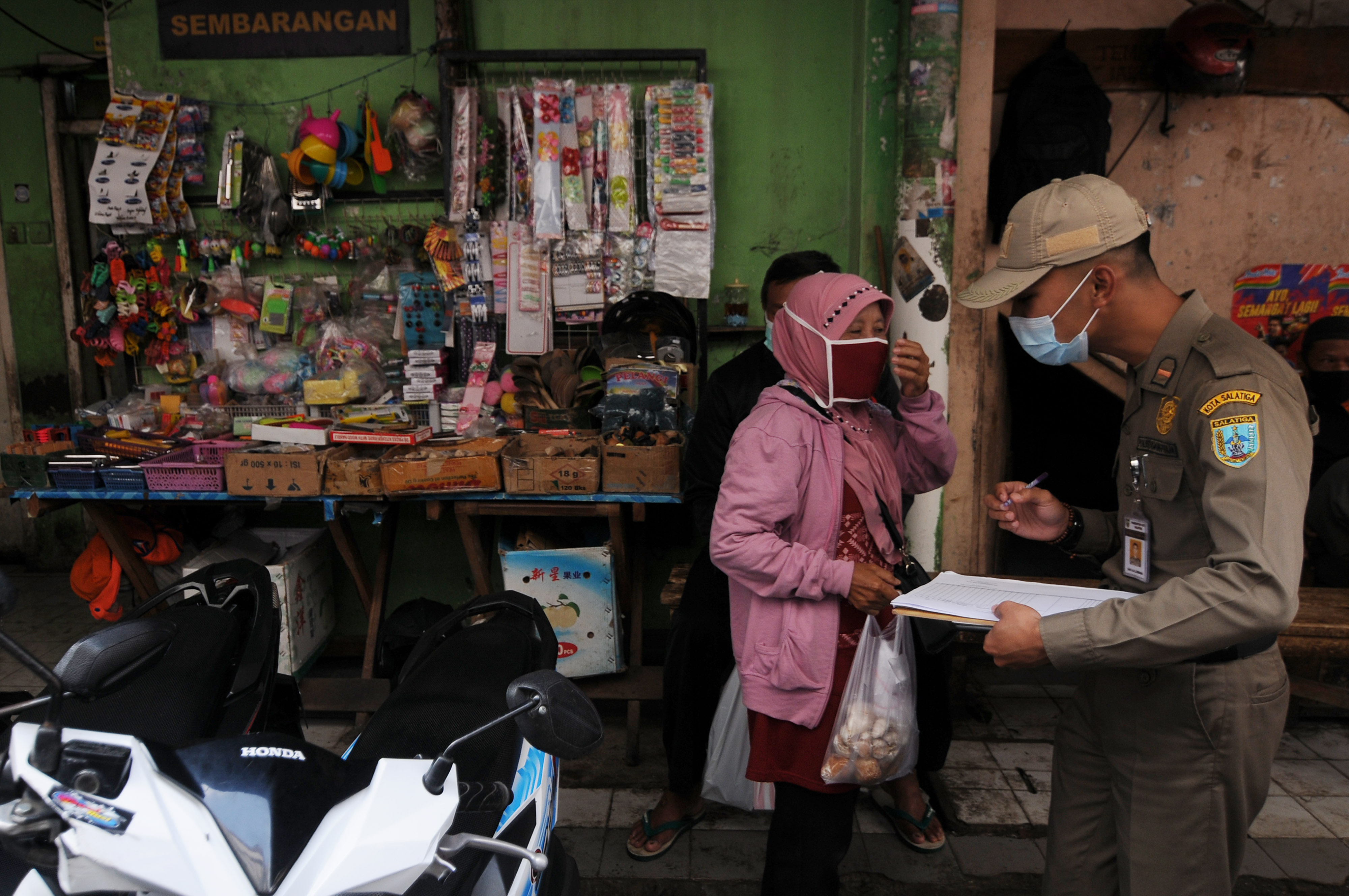 Operasi Yustisi di Pasar Raya Salatiga
