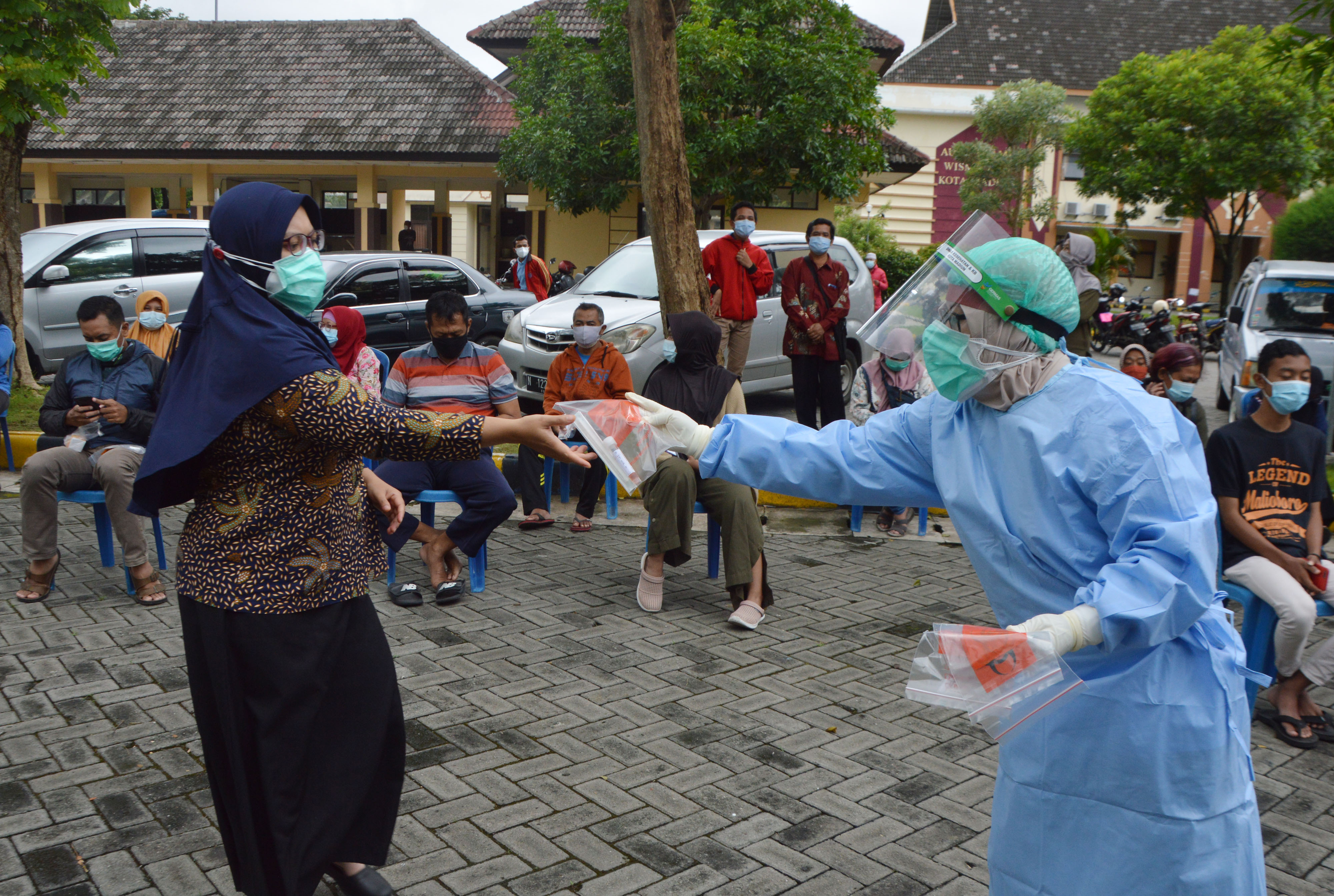 Tes Usap Covid-19 di Madiun