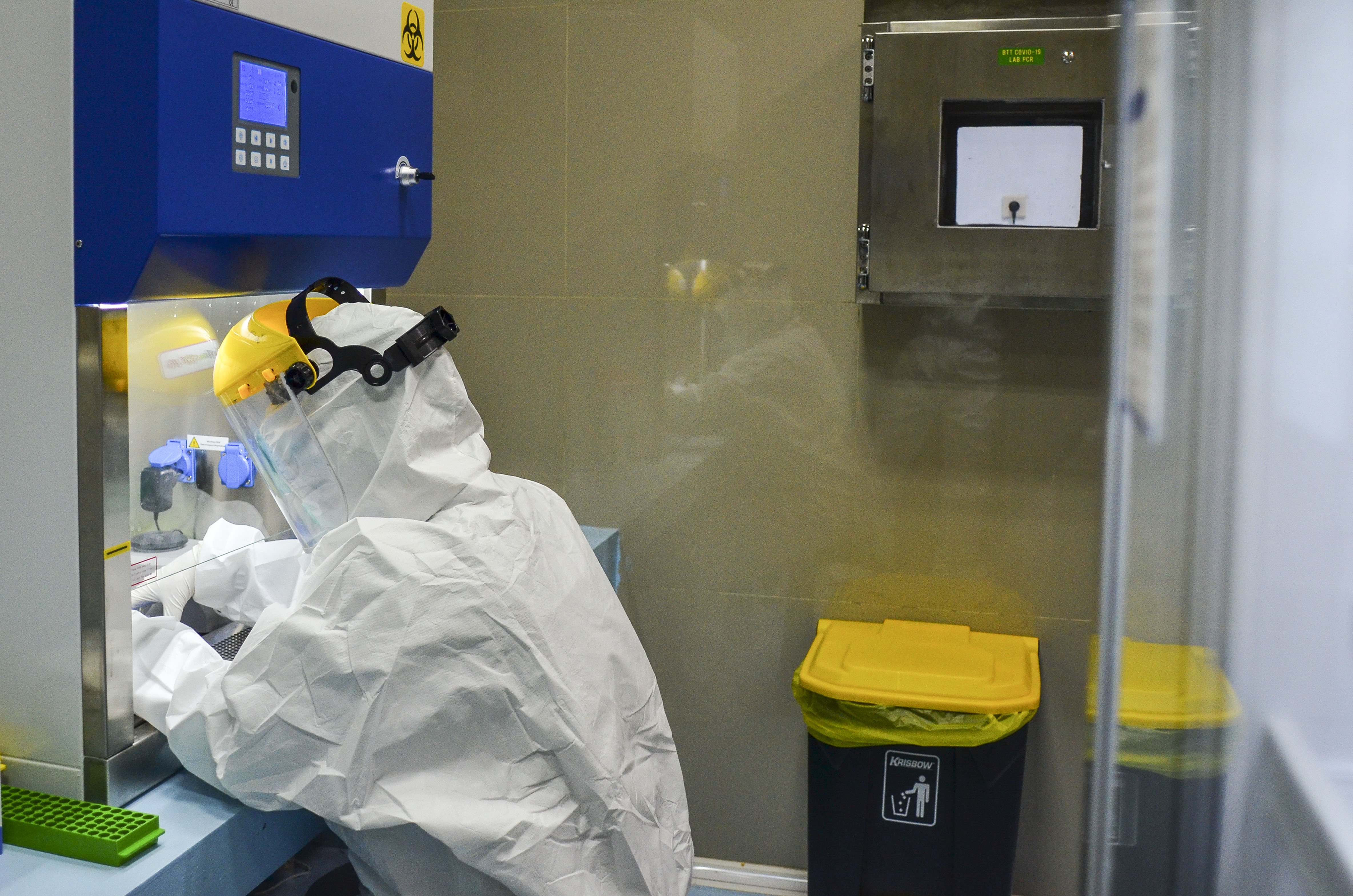 Peresmian Laboratorium Biomolekuler 