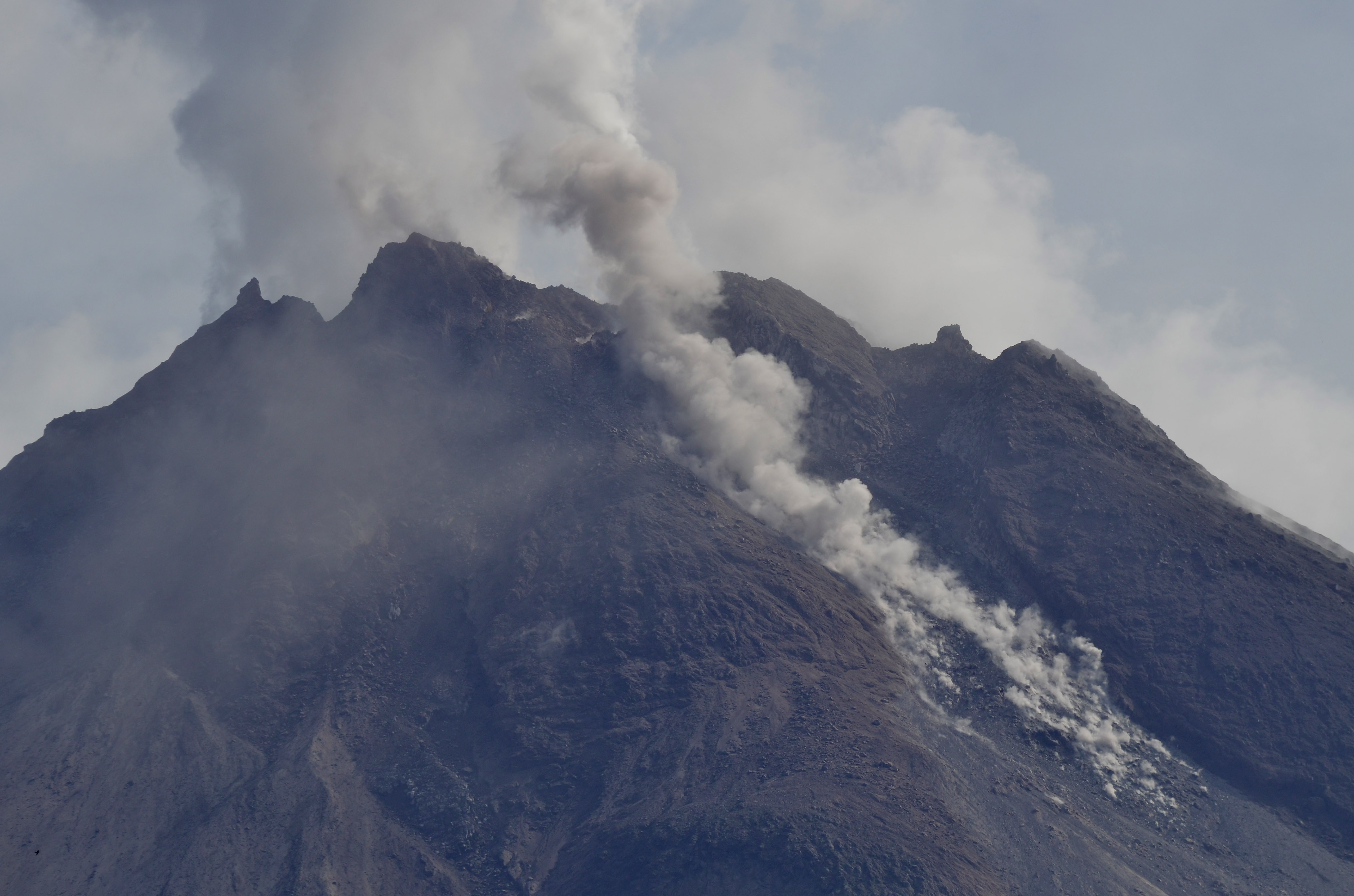 Merapi Erupsi Efusif