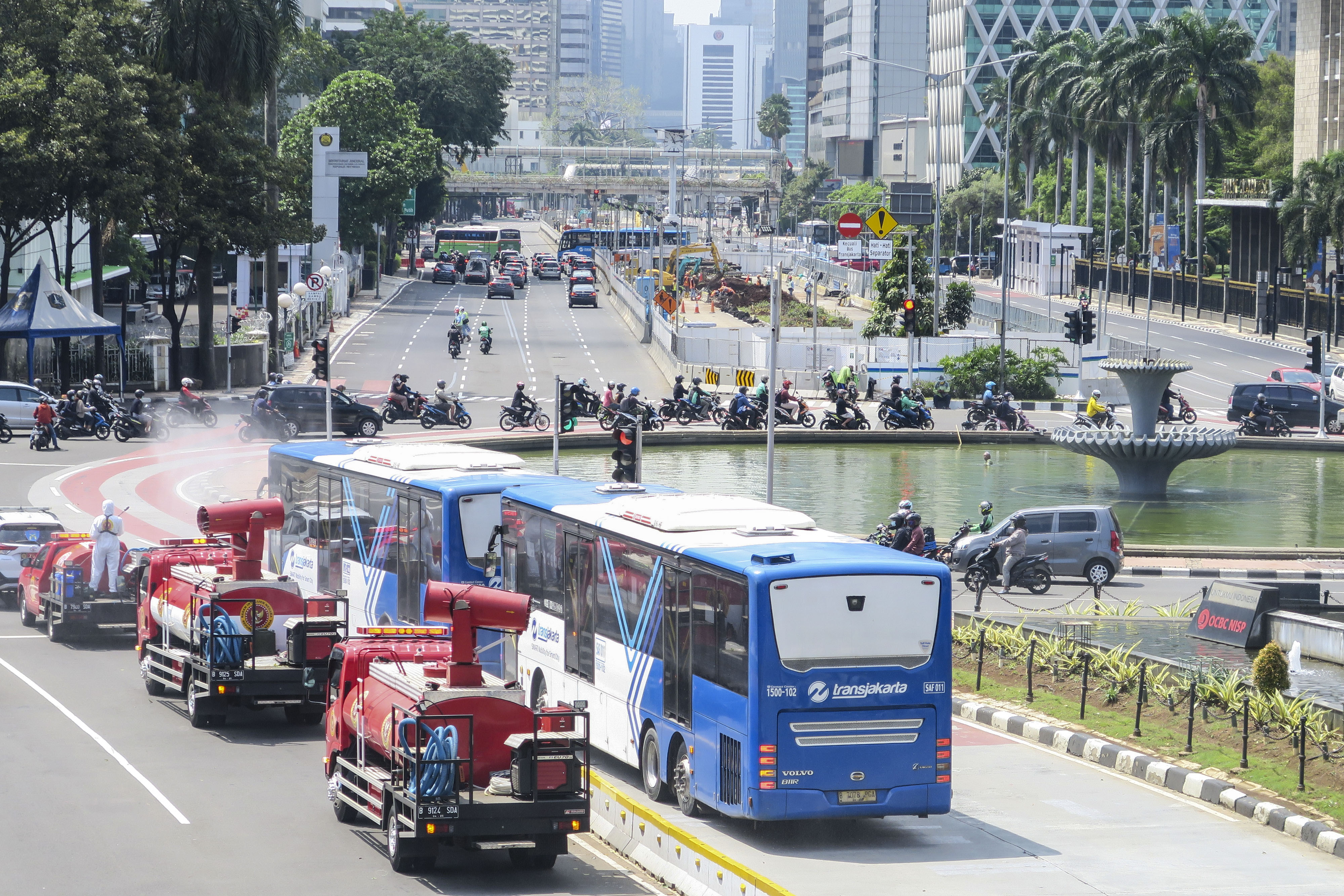 Penyemprotan Cairan Desinfektan Fasilitas Umum di Jakarta