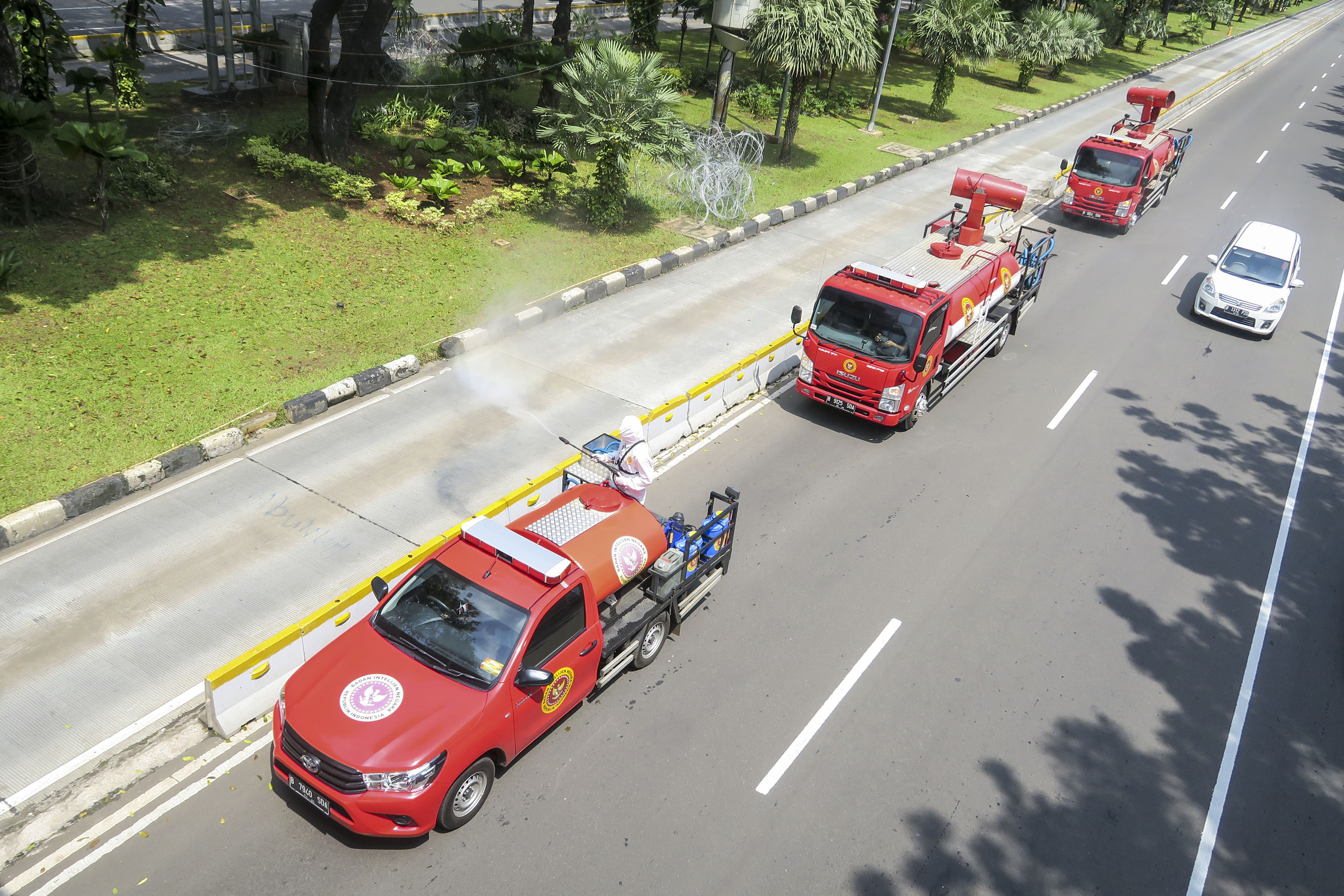 Penyemprotan Cairan Desinfektan Fasilitas Umum di Jakarta