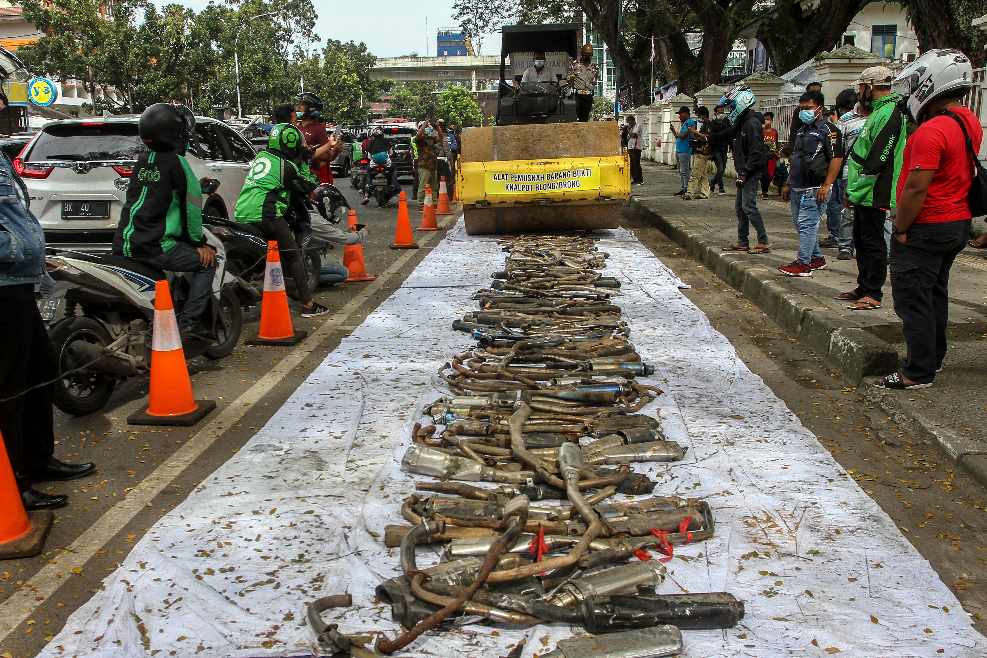 Pemusnahan Knalpot Blong