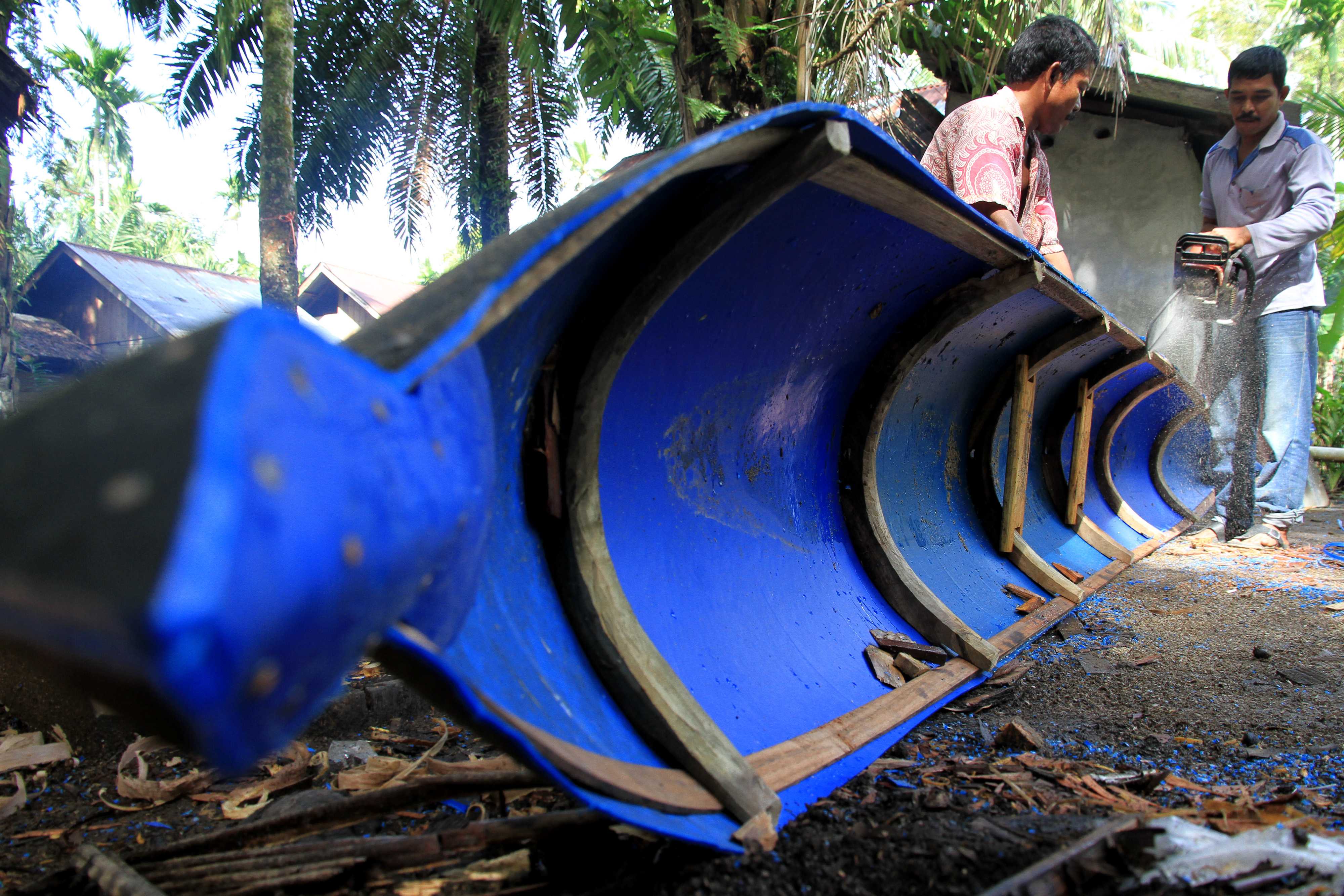 Perahu Nelayan dari Drum Bekas