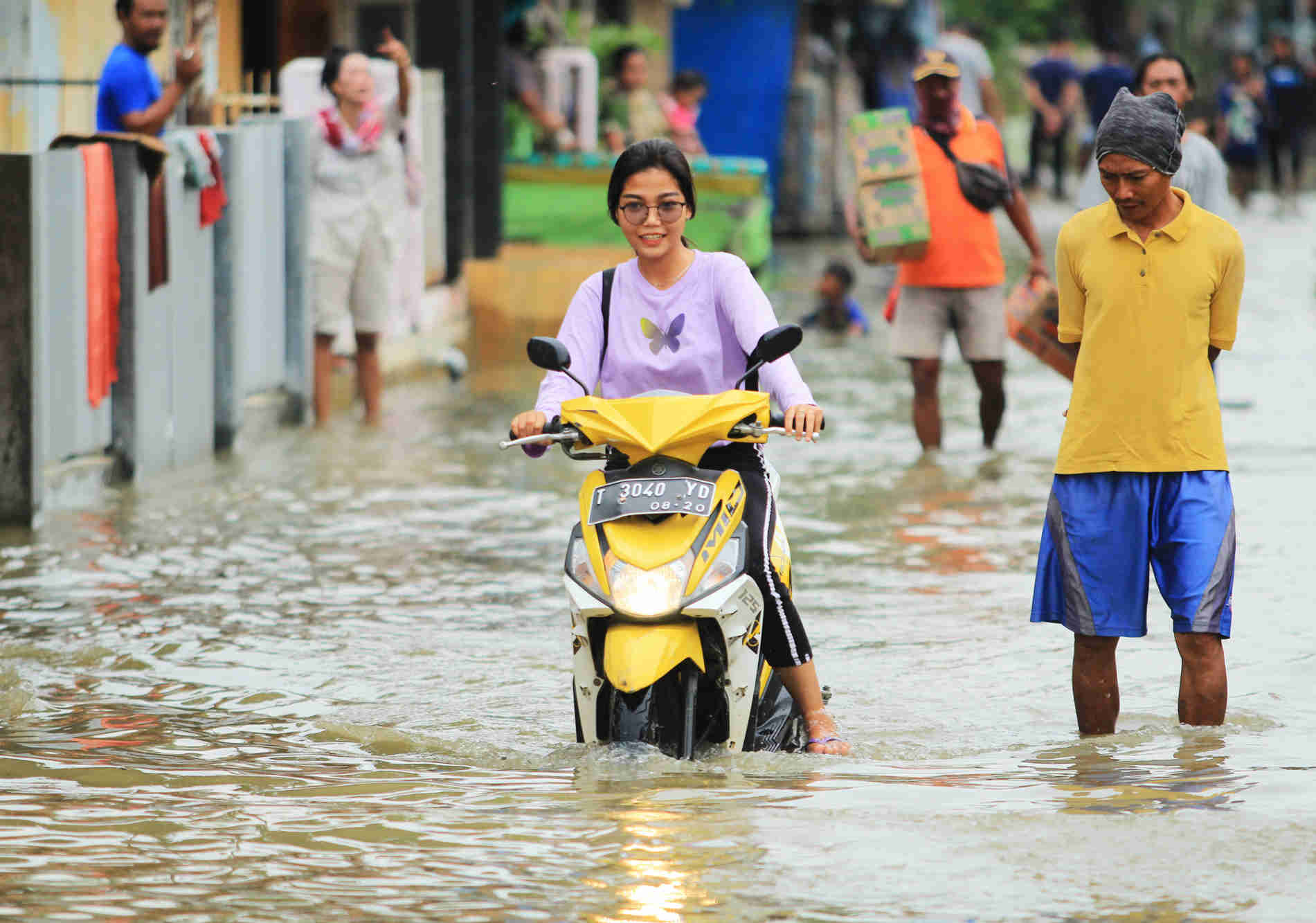 Banjir Luapan Sungai Indramayu Rendam Ratusan Rumah 